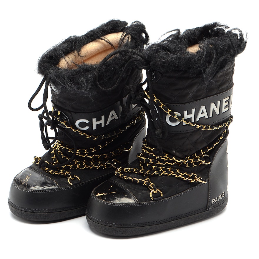 Chanel Quilted Snow Boots  Boots, Moon boots, Snow boots