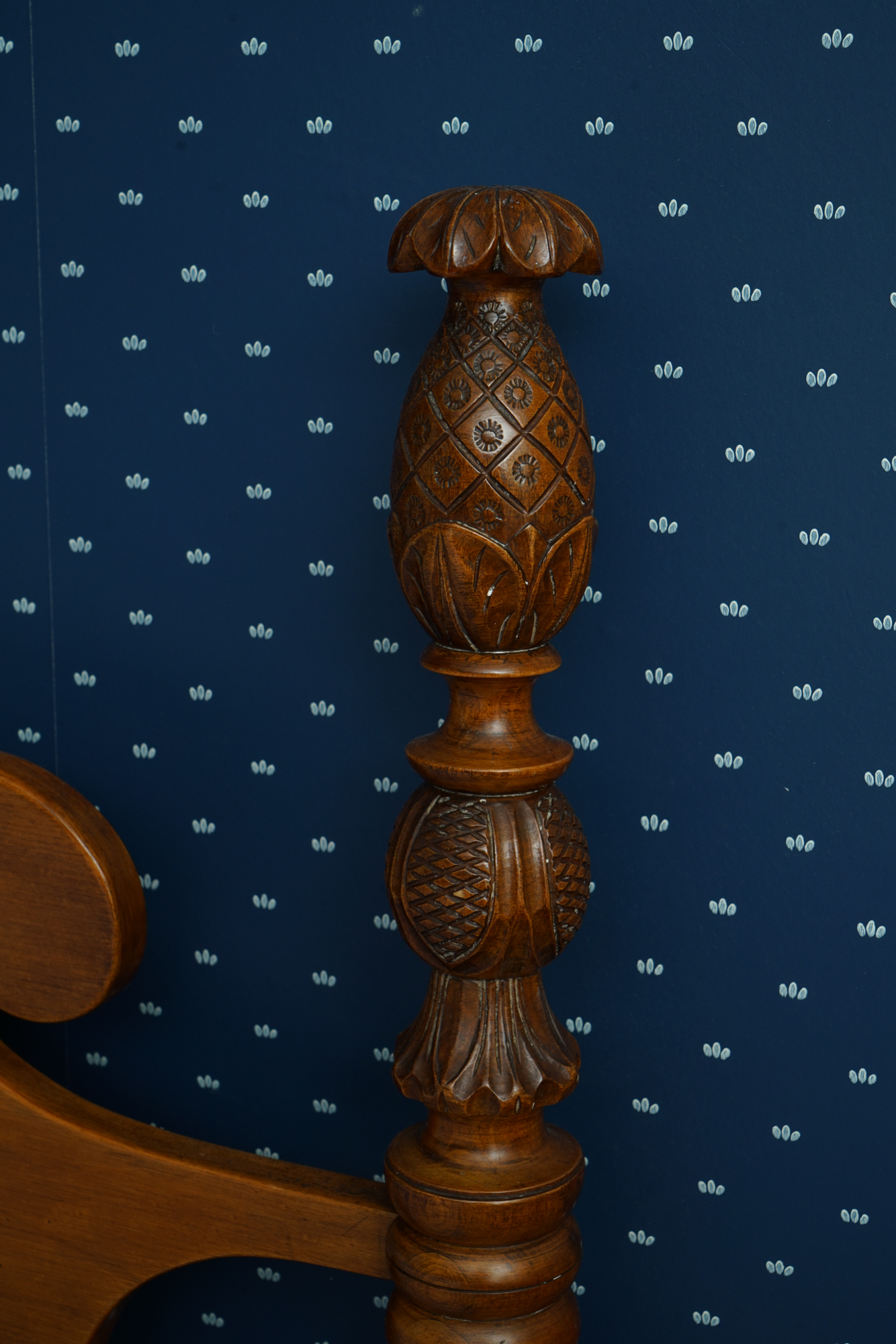 Pineapple Finial Four Poster Twin Bed Frame Pair EBTH