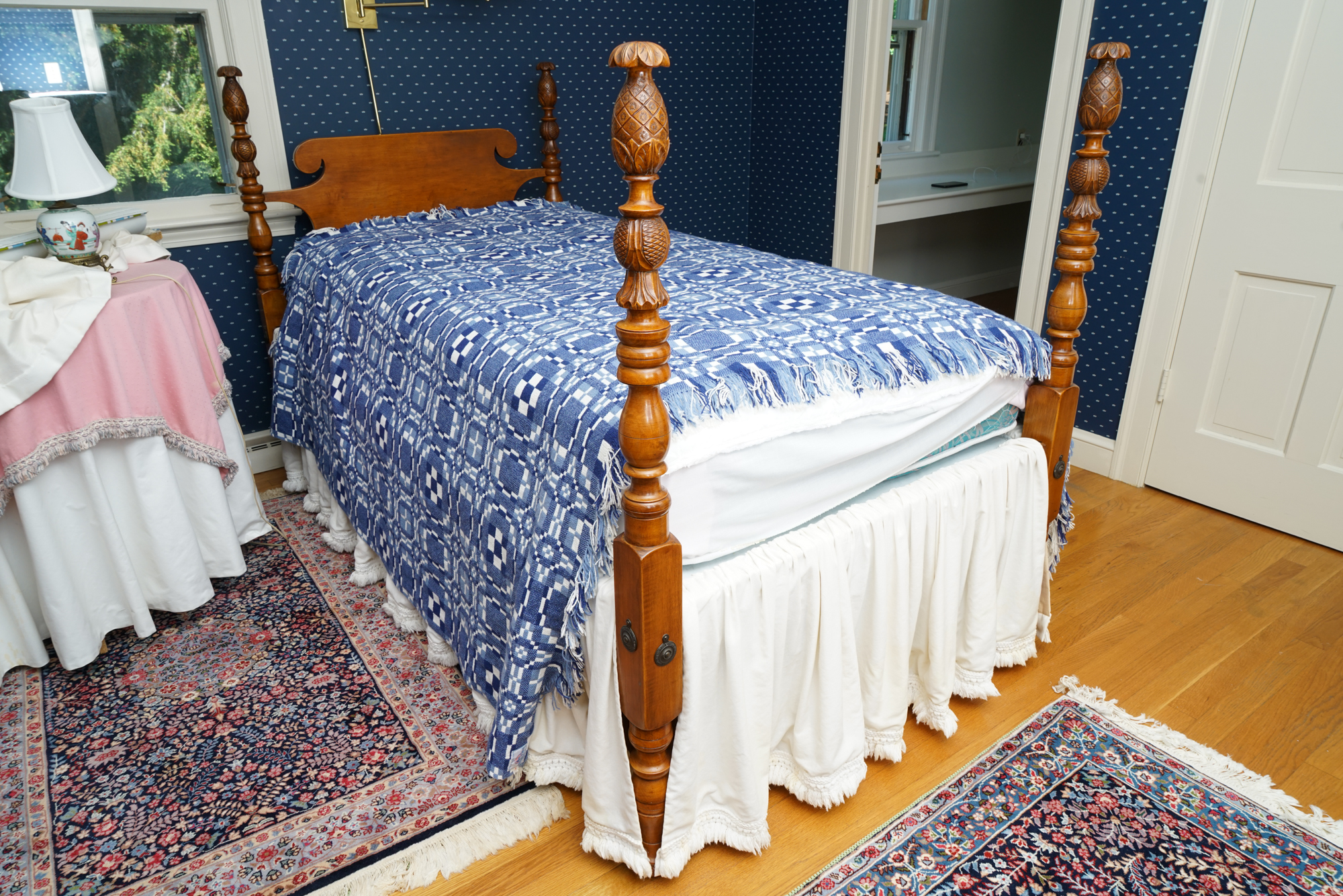 Pineapple Finial Four Poster Twin Bed Frame Pair EBTH