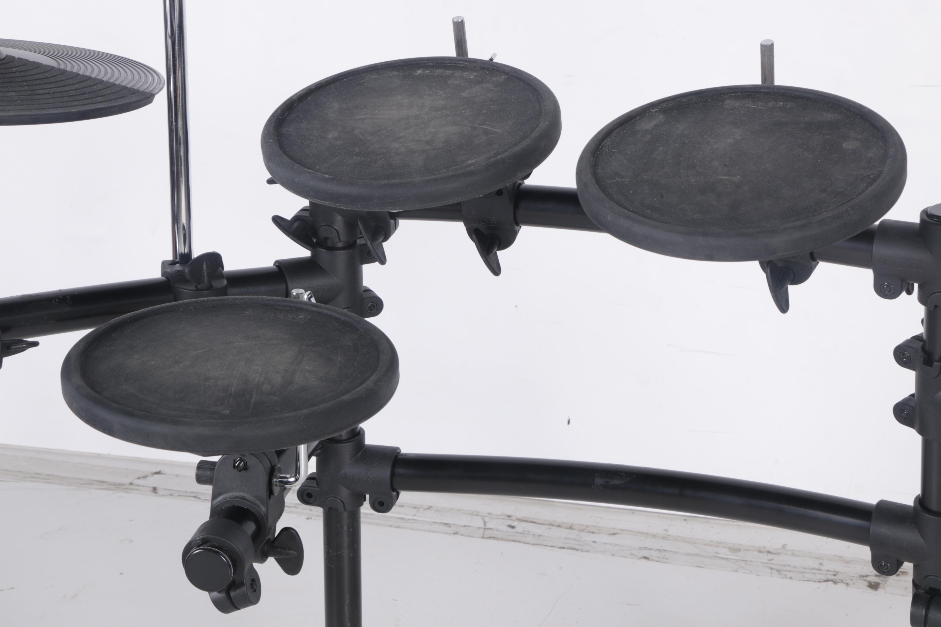 Simmons SD7PK Electronic Drum Kit with Pearl P900 Pedal and Case EBTH