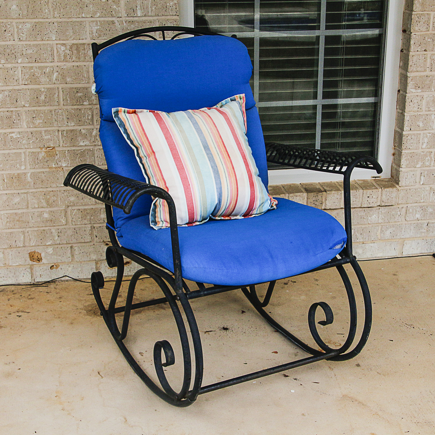 Metal Patio Rocking Chair with Shelly's Seat Cushion EBTH
