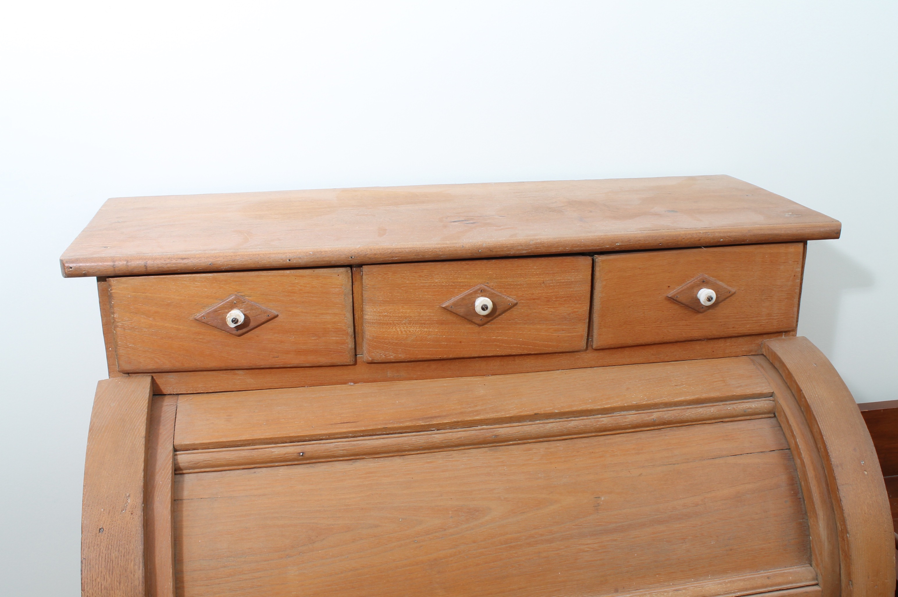 Antique Ash Cylinder Top Bread EBTH