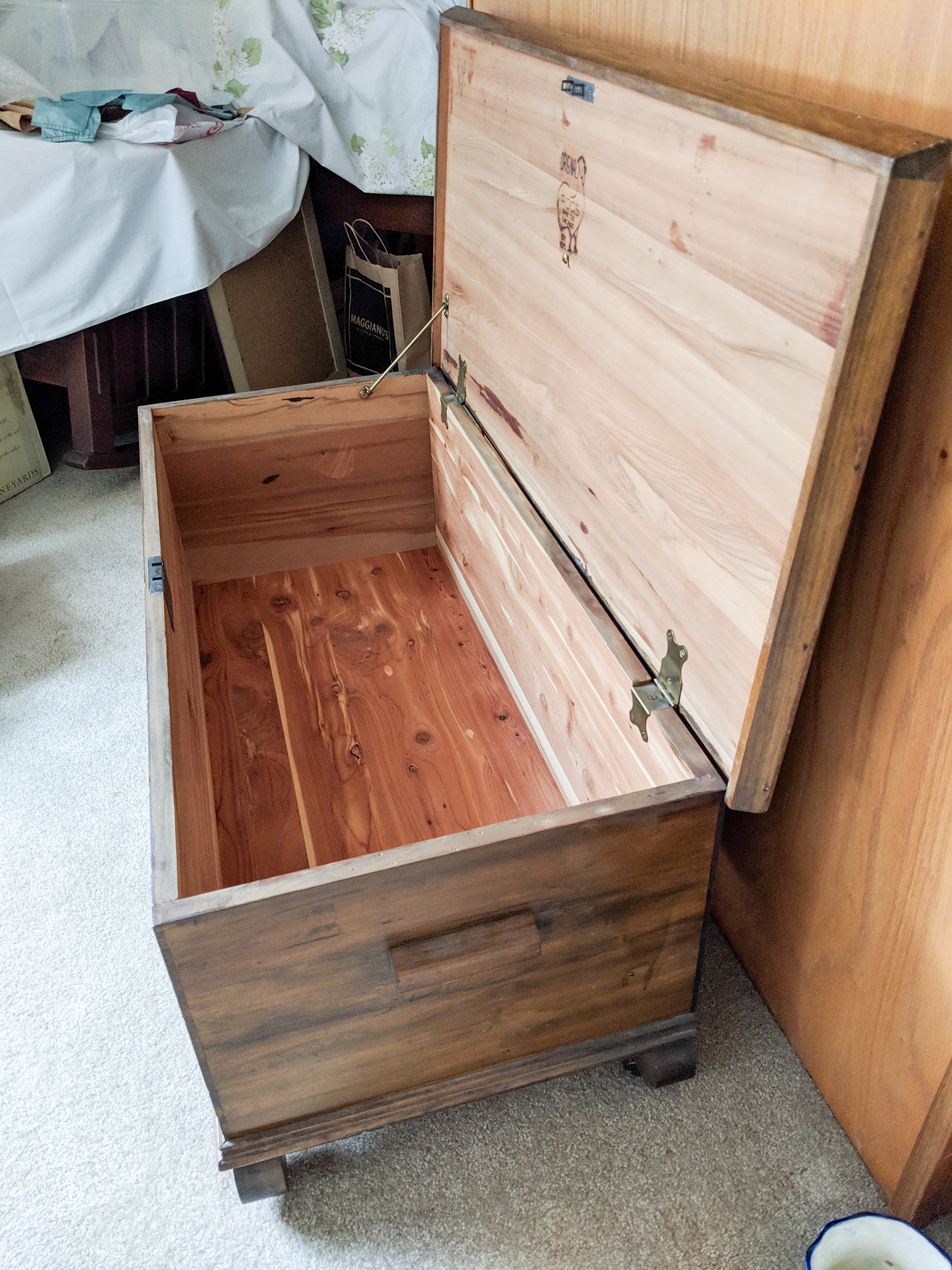 Original Roos Cedar Storage Chest EBTH