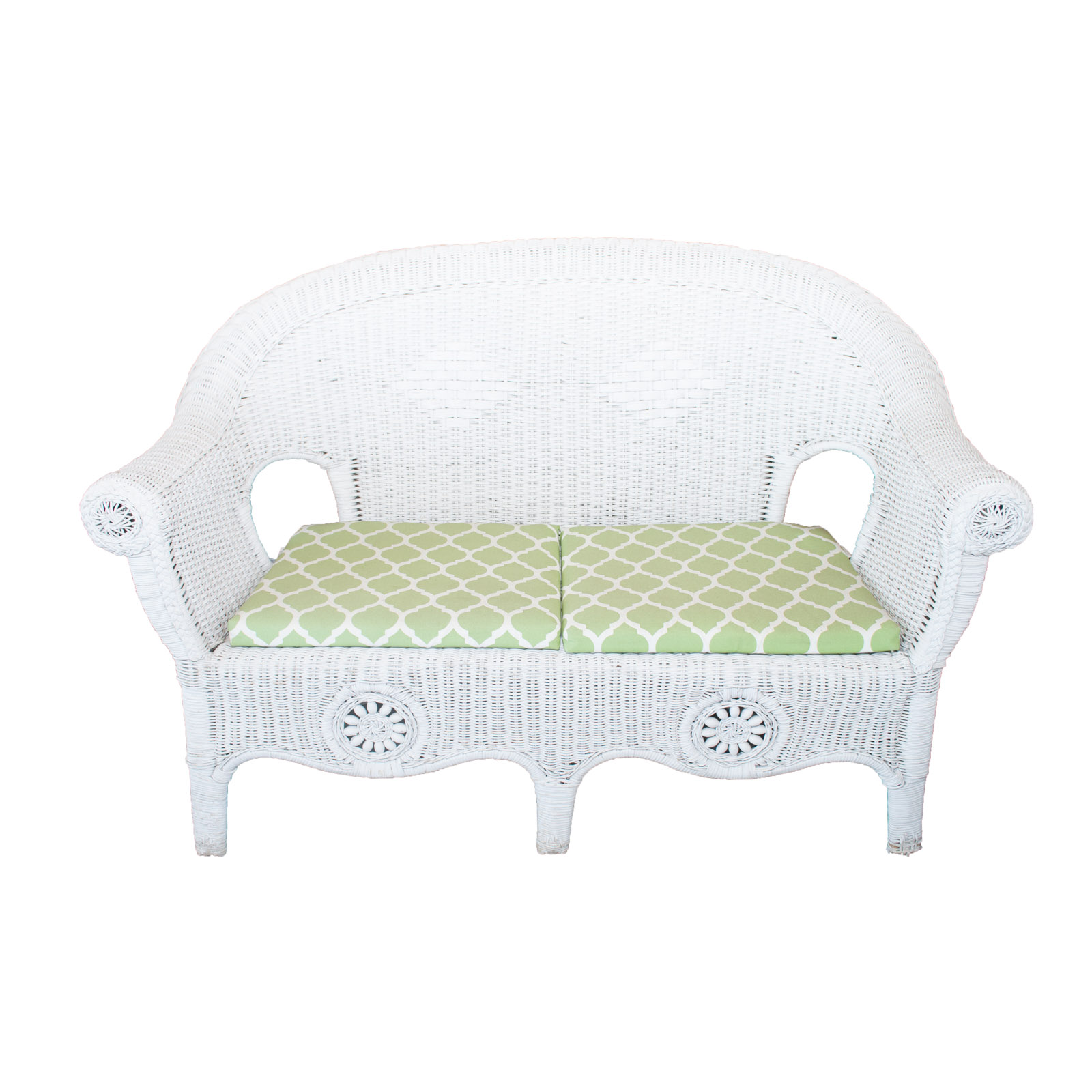 Outdoor White Wicker Loveseat EBTH