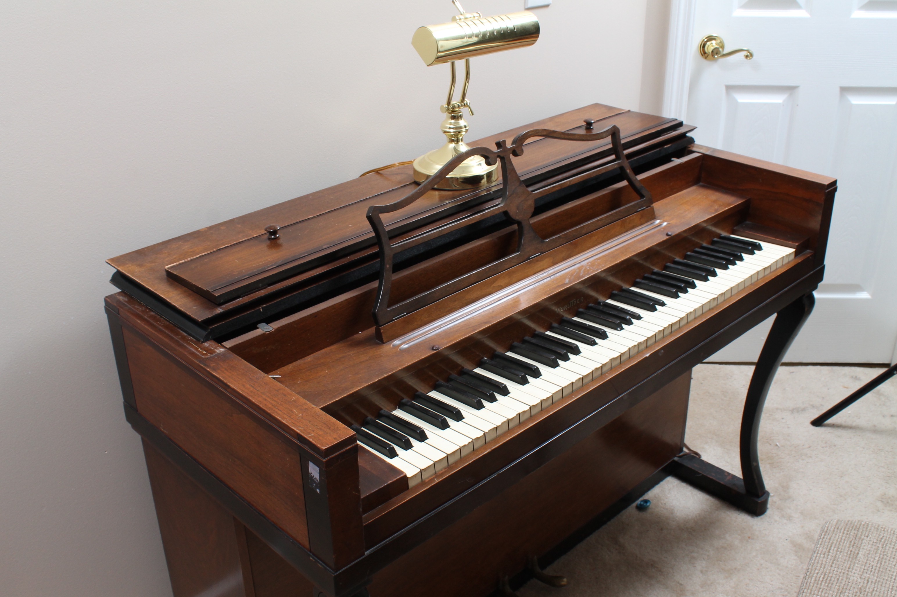 Vintage Wurlitzer Upright Piano EBTH