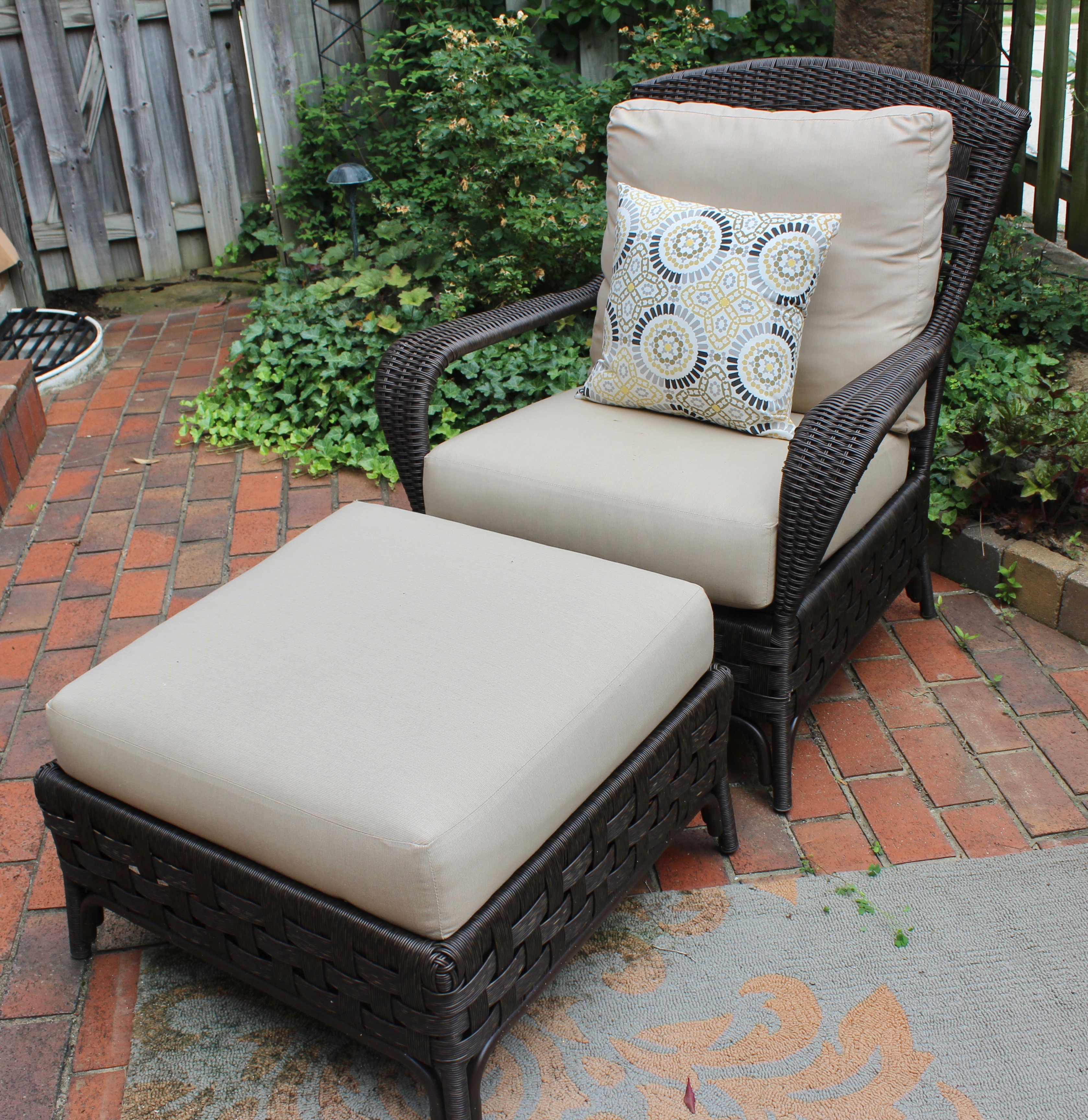 Sunbrella Outdoor AllWeather "Wicker" Patio Furniture Set EBTH