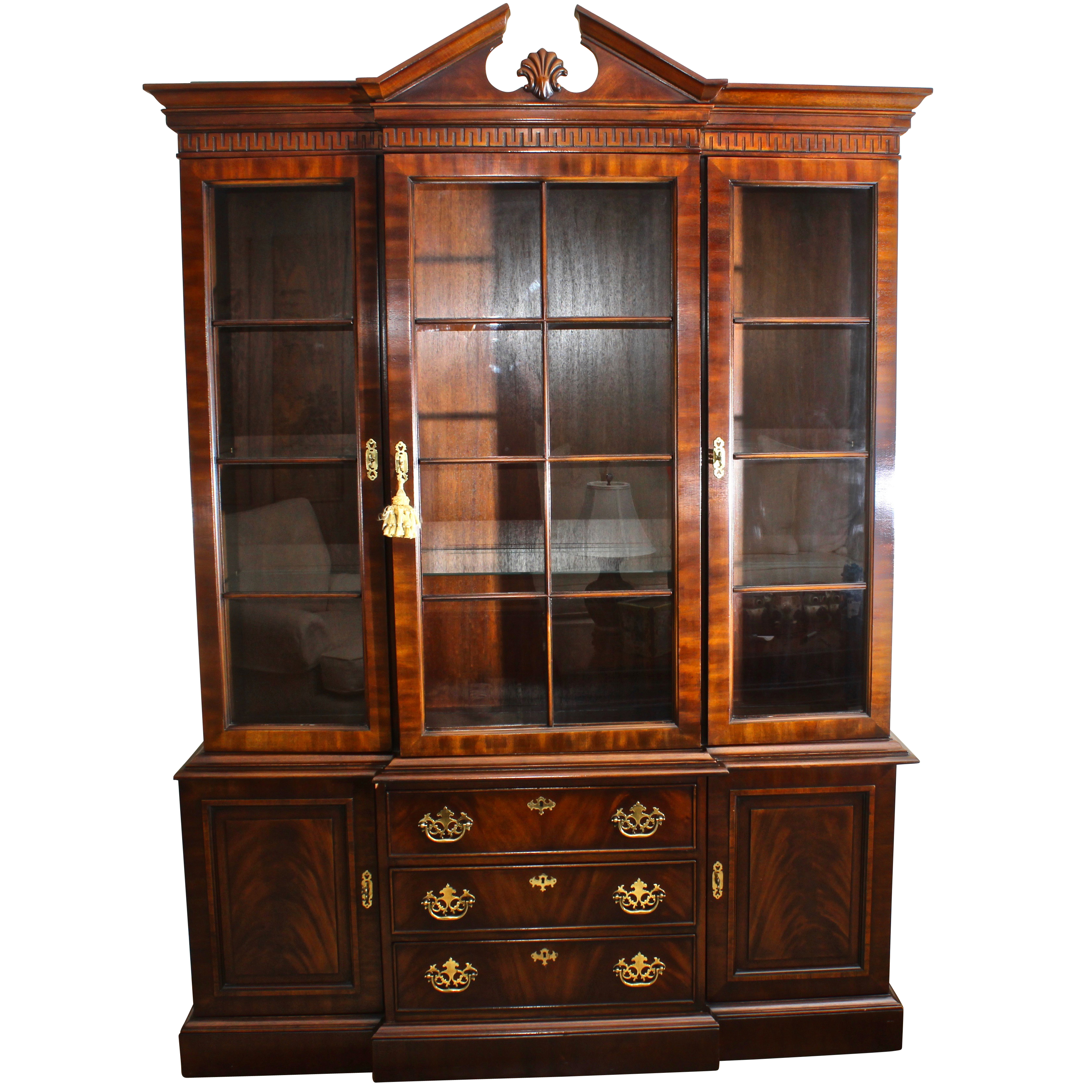 Mahogany Drexel Heritage Georgian China Cabinet Ebth