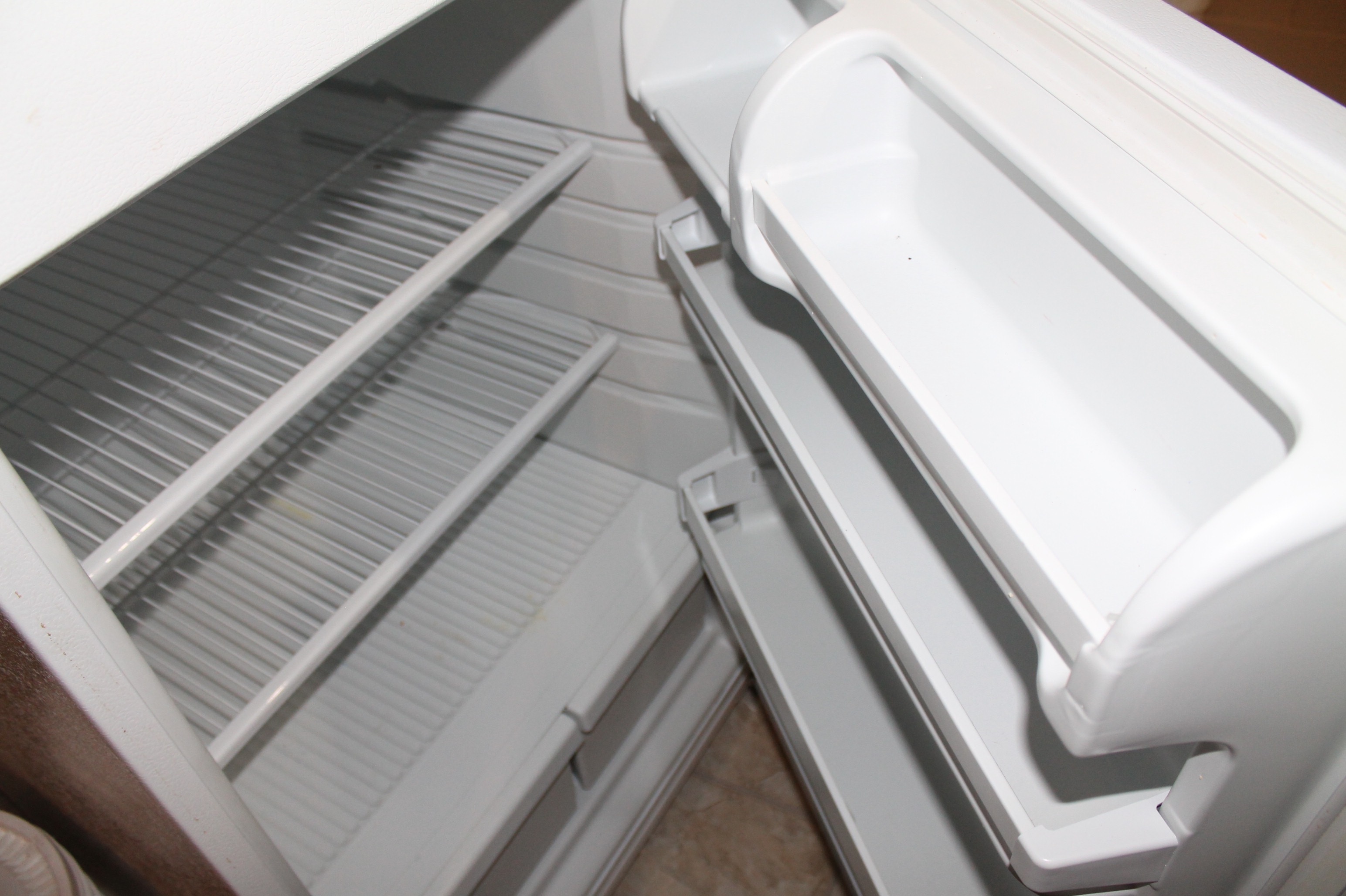 Kirkland Signature by Whirlpool Refrigerator EBTH