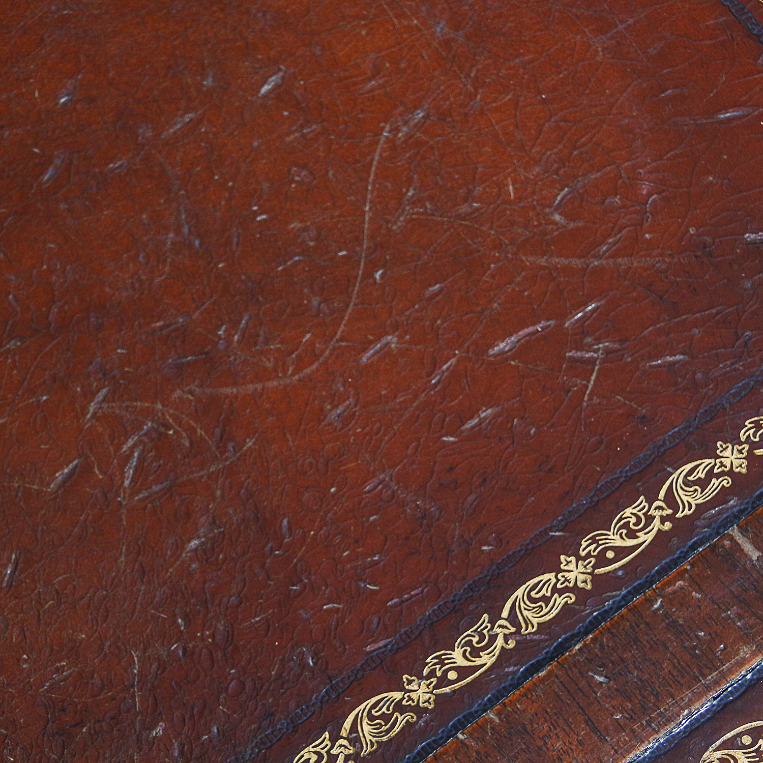 Vintage Duncan Phyfe Style Oval Coffee Table with Leather Inlay EBTH