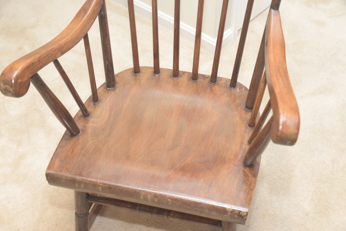 Vintage Wooden Spindle Back Rocking Chair | EBTH