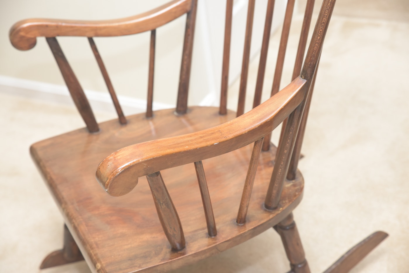 Vintage Wooden Spindle Back Rocking Chair | EBTH