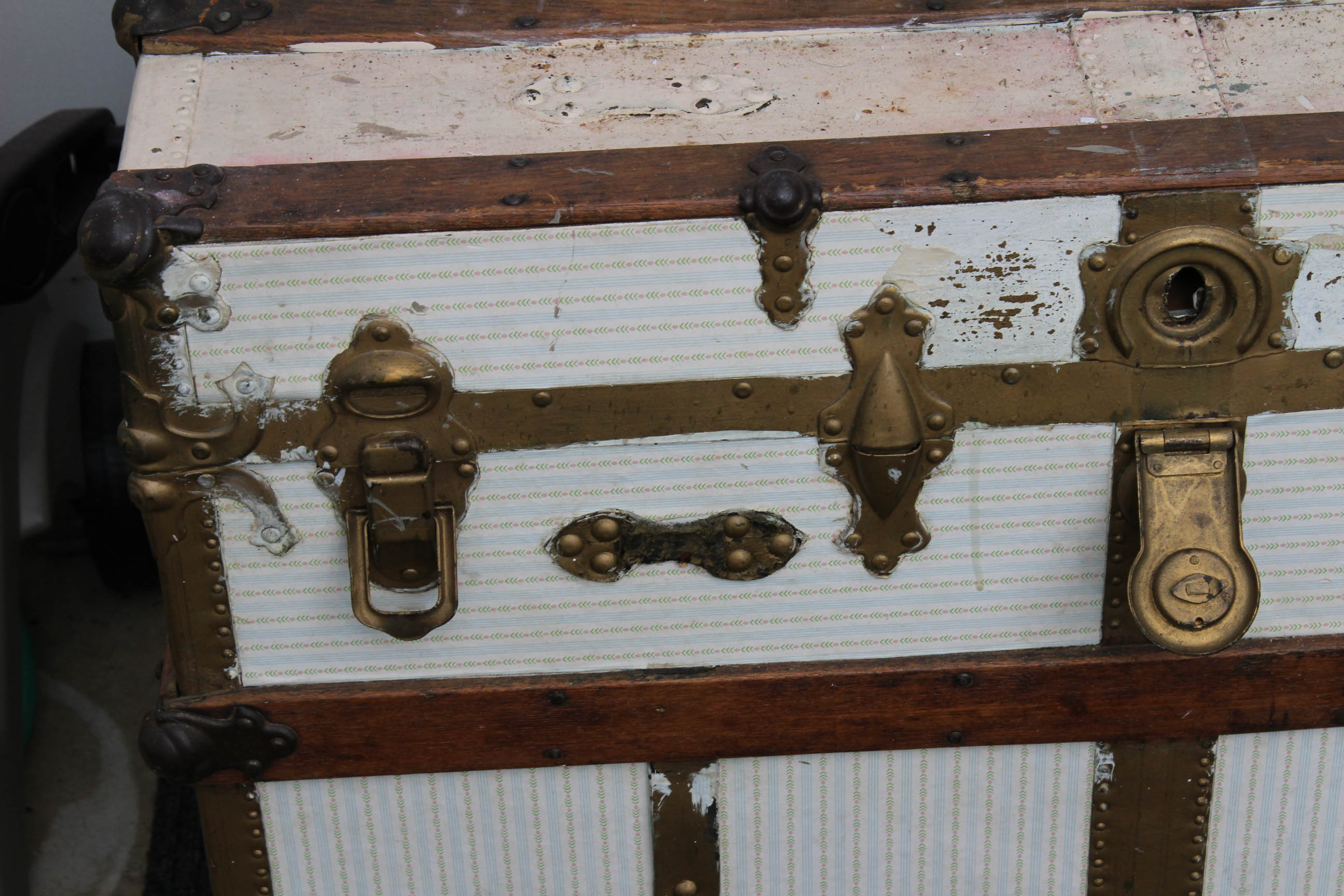 Vintage Wooden Steamer Trunk EBTH