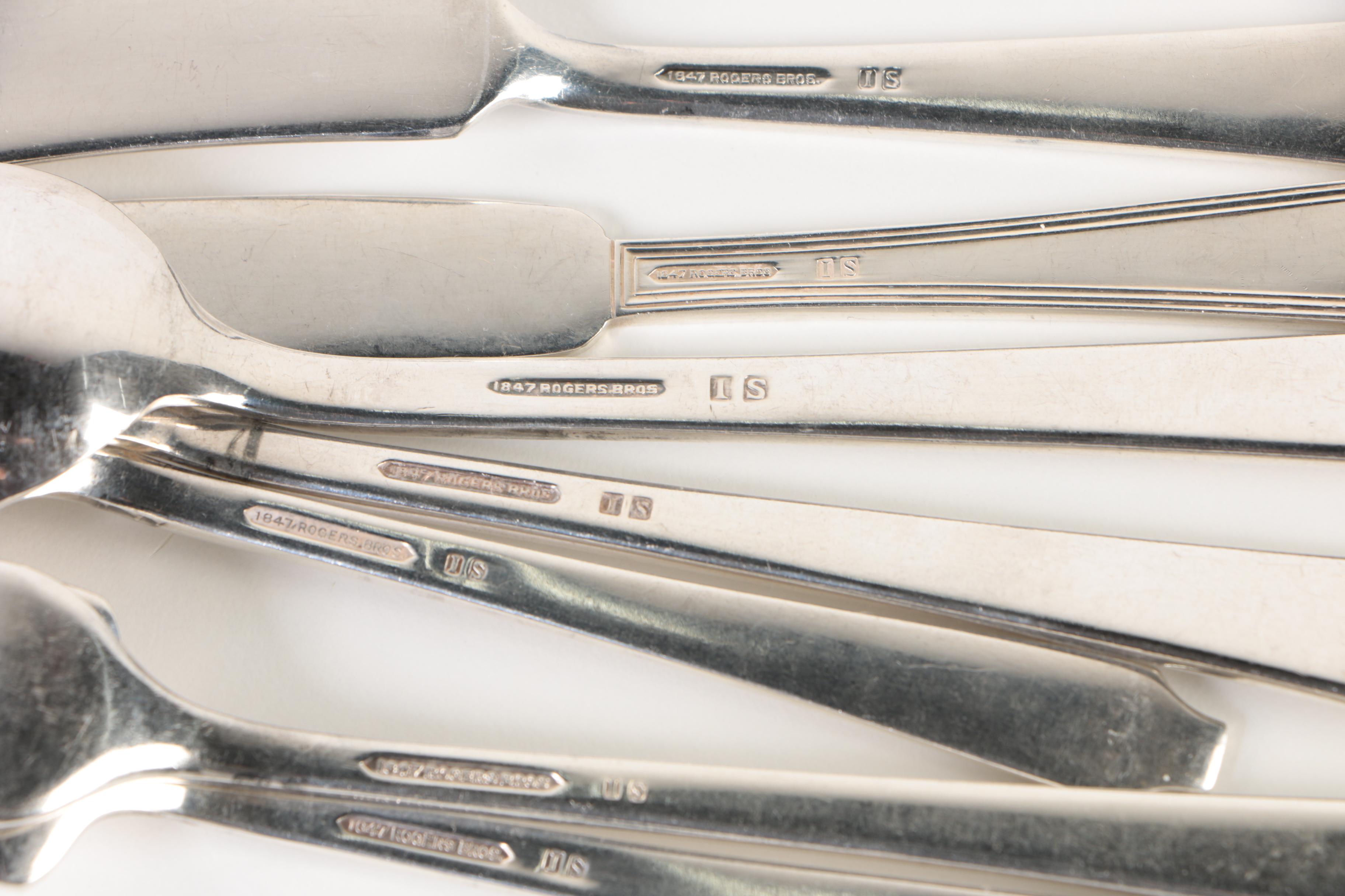 1847 Rogers Bros. "Legacy" Silver Plate Flatware Set EBTH