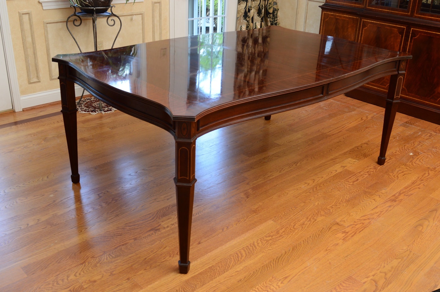 hickory point furniture dining room tables