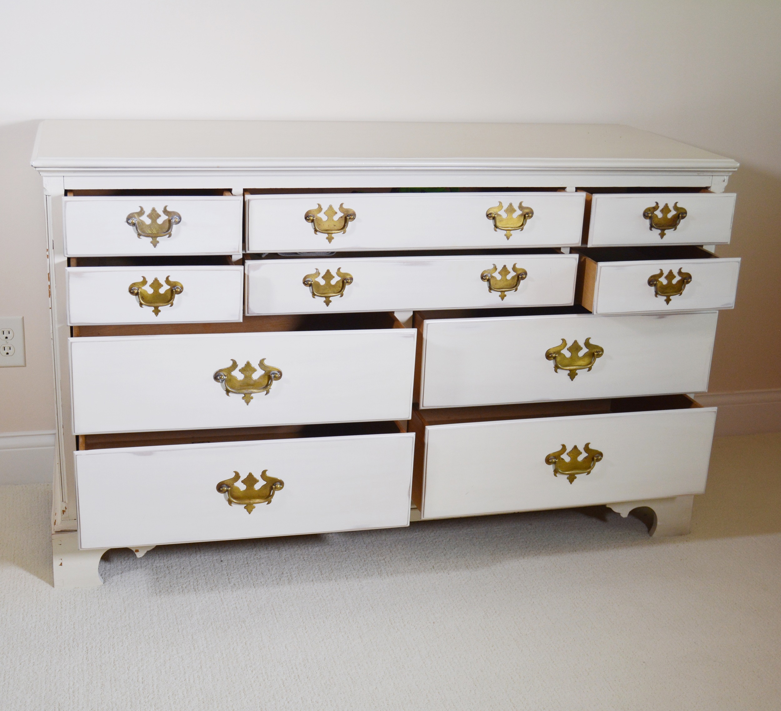 White Painted Maple "Lancaster County" Dresser by Willett Furniture EBTH