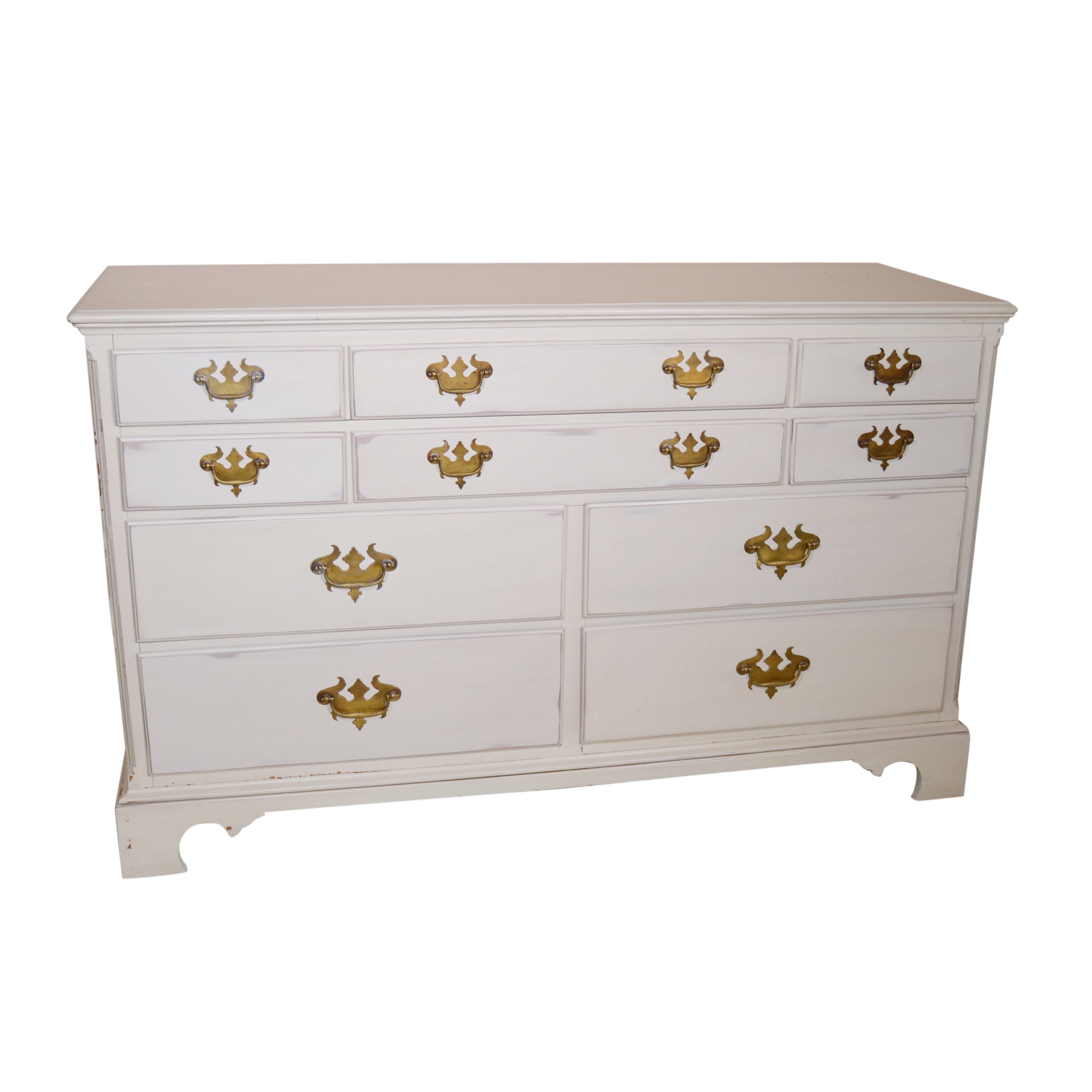 White Painted Maple "Lancaster County" Dresser by Willett Furniture EBTH