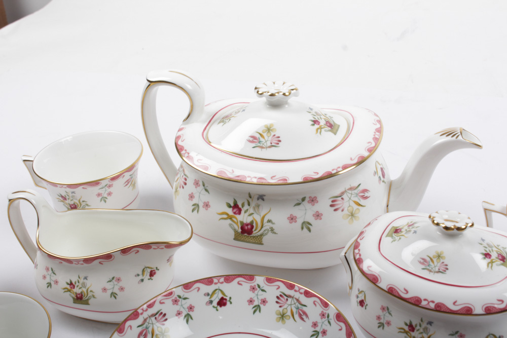 Wedgwood Williamsburg "Bianca" Tea Service EBTH