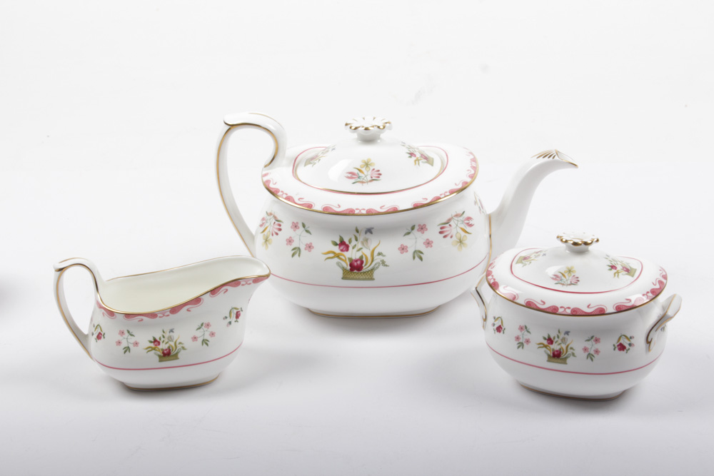 Wedgwood Williamsburg "Bianca" Tea Service EBTH