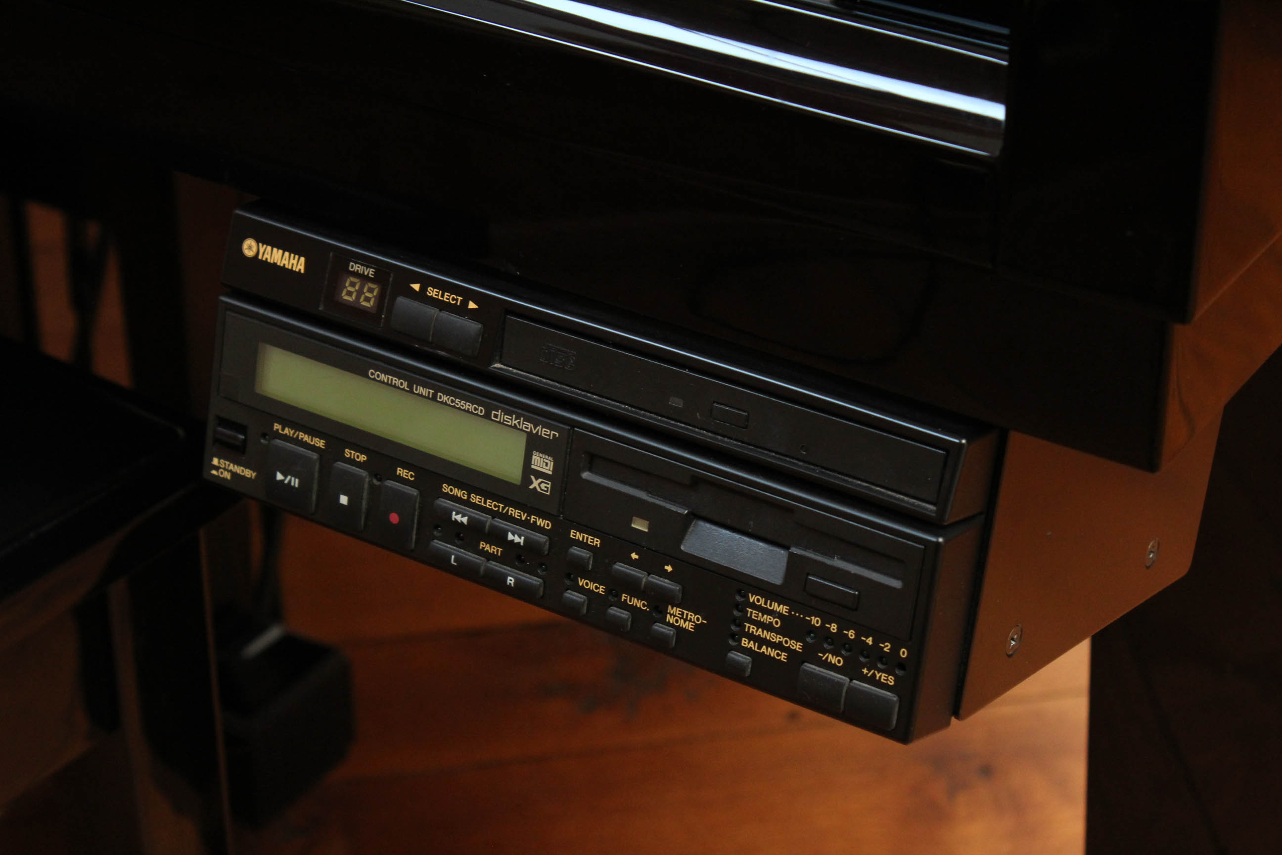 Yamaha Baby Grand Piano with Disklavier Control Unit EBTH