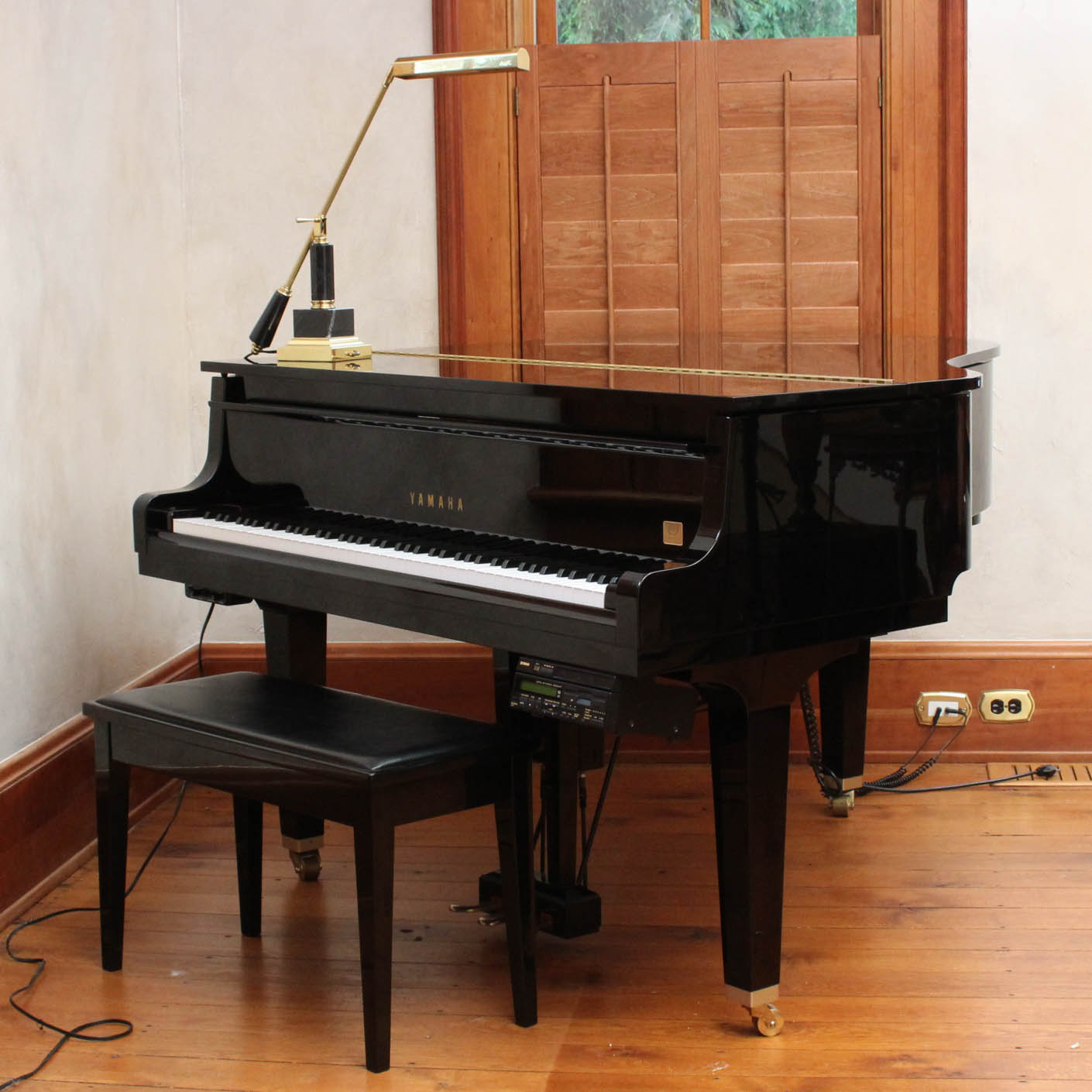 Yamaha Baby Grand Piano with Disklavier Control Unit EBTH