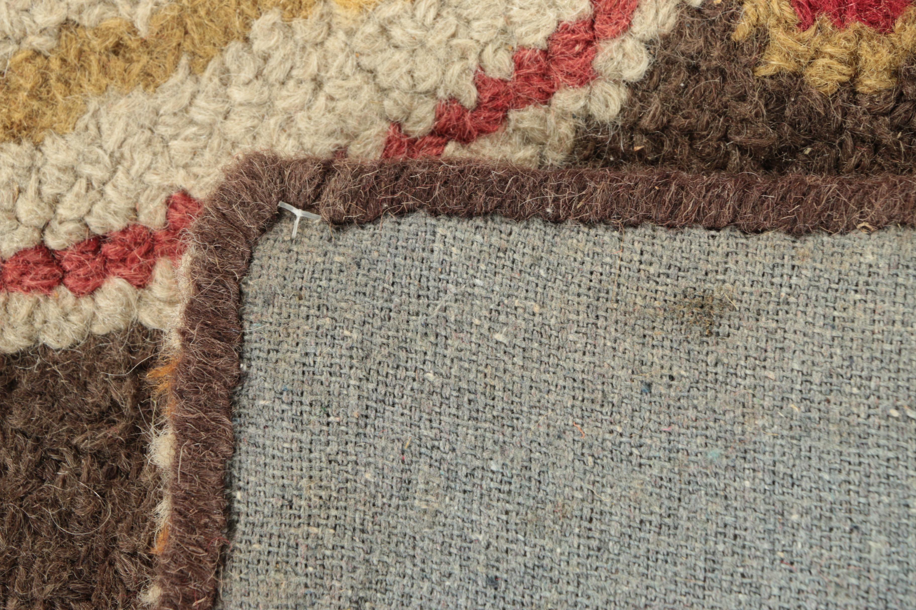 HandHooked Indian "Jacobean Floral" Wool Area Rug by Fieldcrest Luxury EBTH