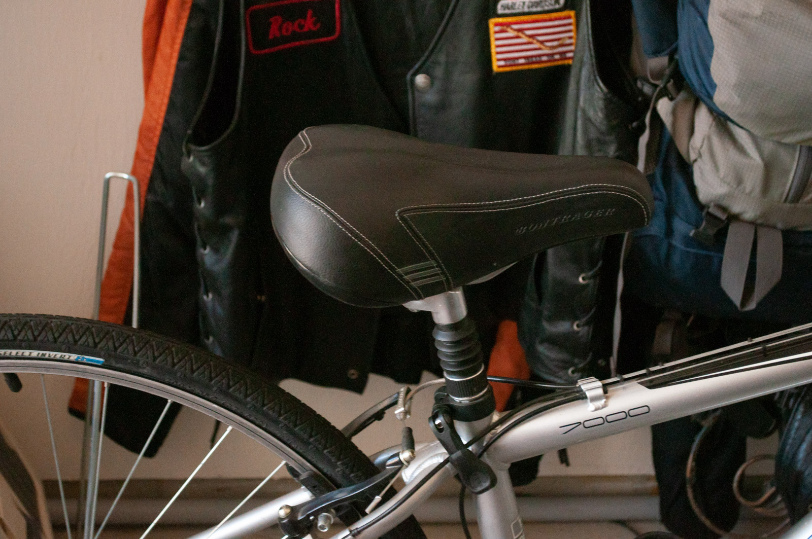 trek 7000 hybrid bike