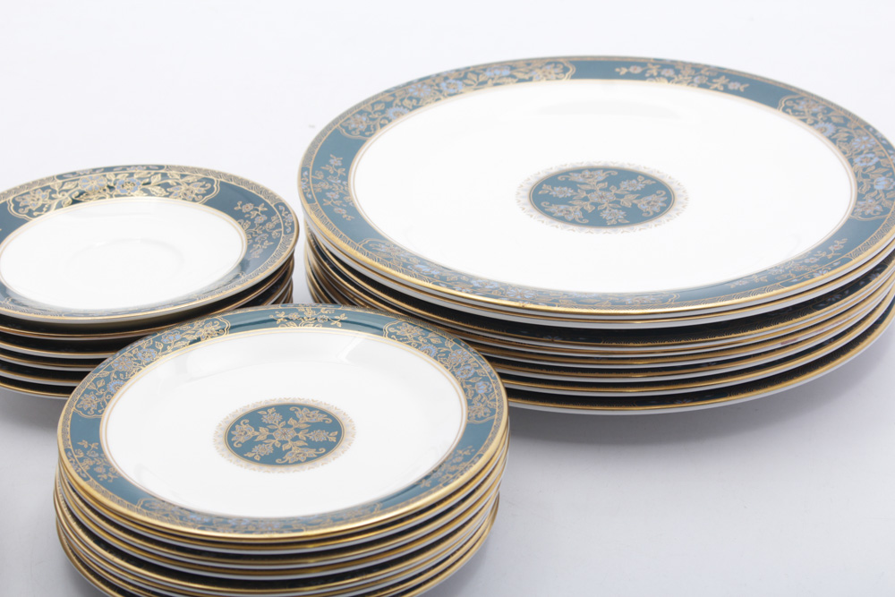 Royal Doulton "Carlyle" Bone China Dinner Service EBTH