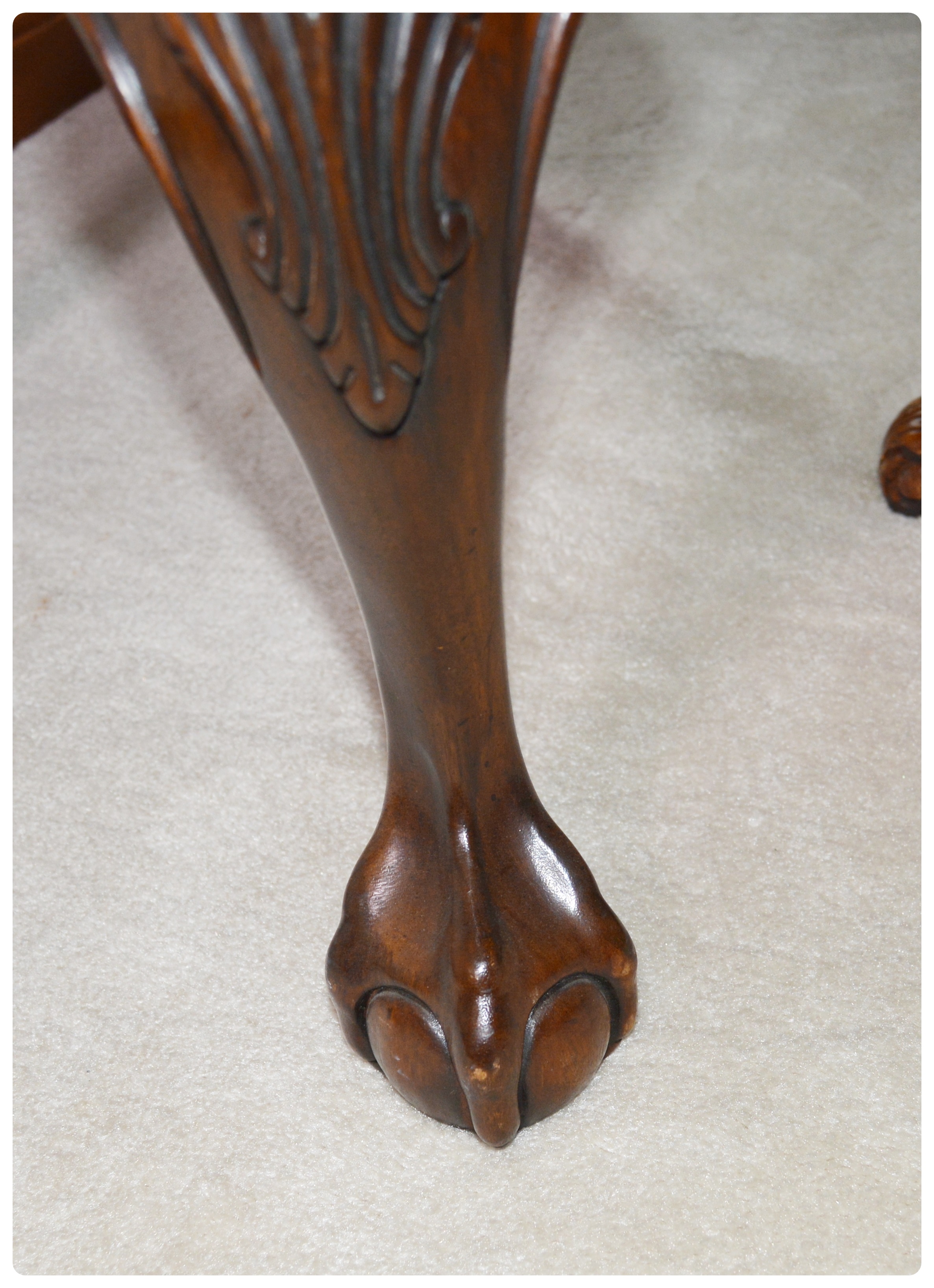 DrexelHeritage "Heirloom" Collection Chippendale Style Dining Table and Chairs EBTH