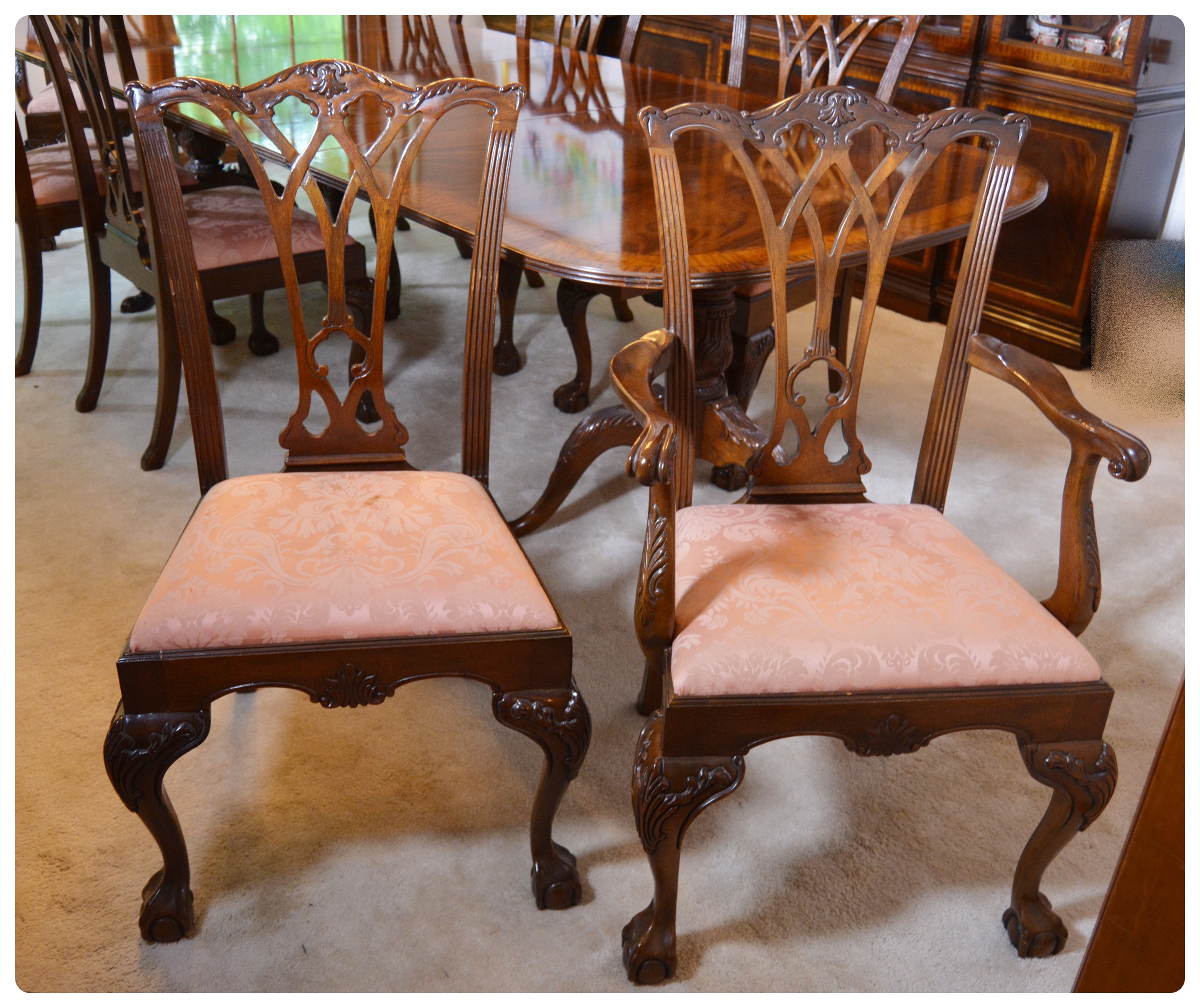 DrexelHeritage "Heirloom" Collection Chippendale Style Dining Table and Chairs EBTH