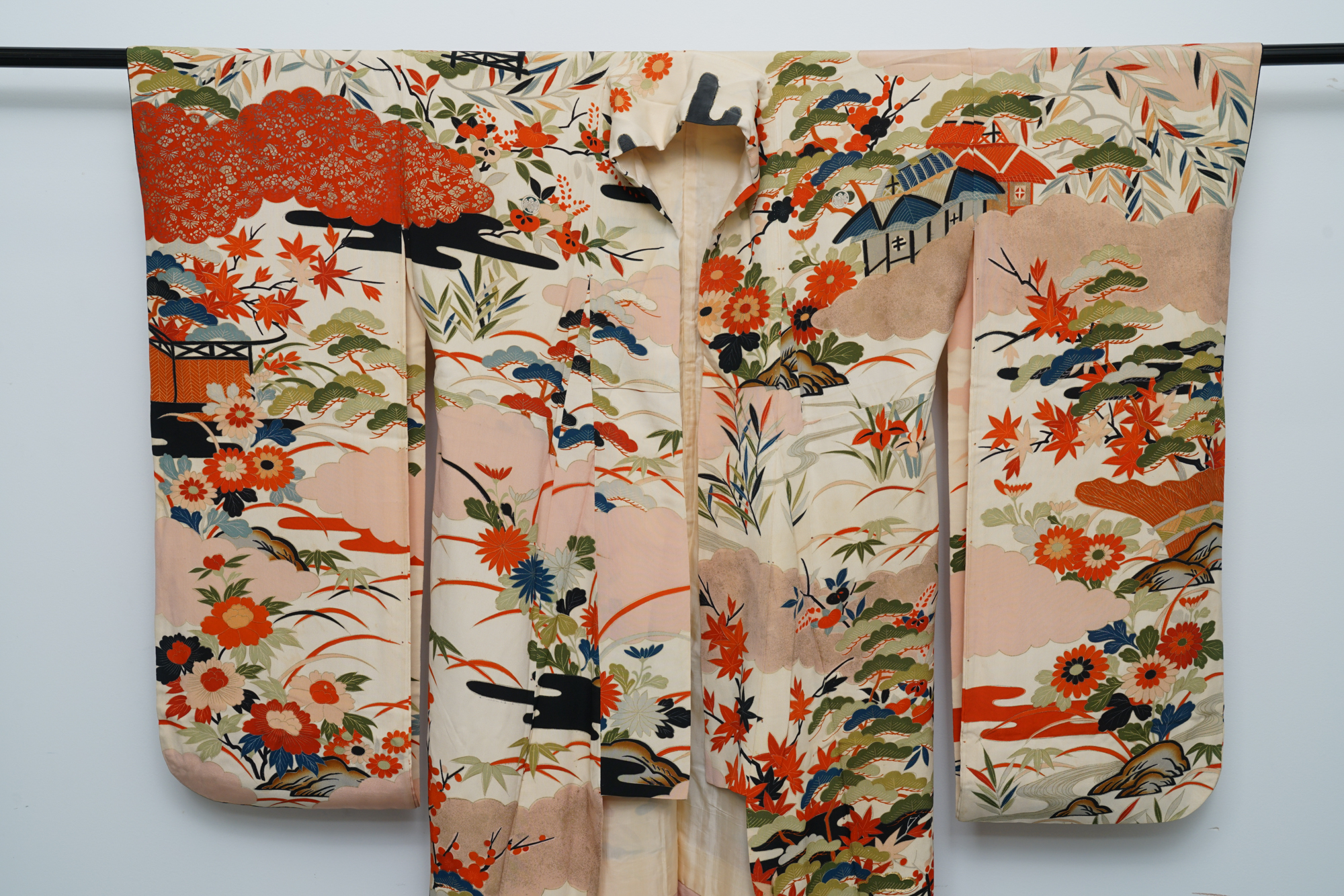 Circa 1920s Vintage Japanese Handwoven Silk Formal Crested Furisode ...