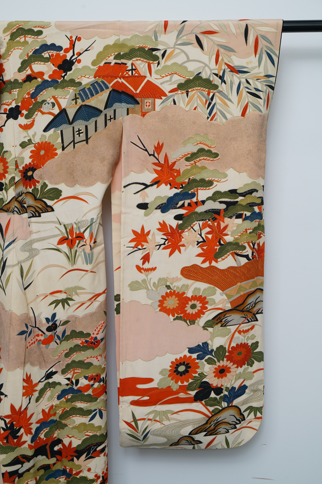 Circa 1920s Vintage Japanese Handwoven Silk Formal Crested Furisode ...