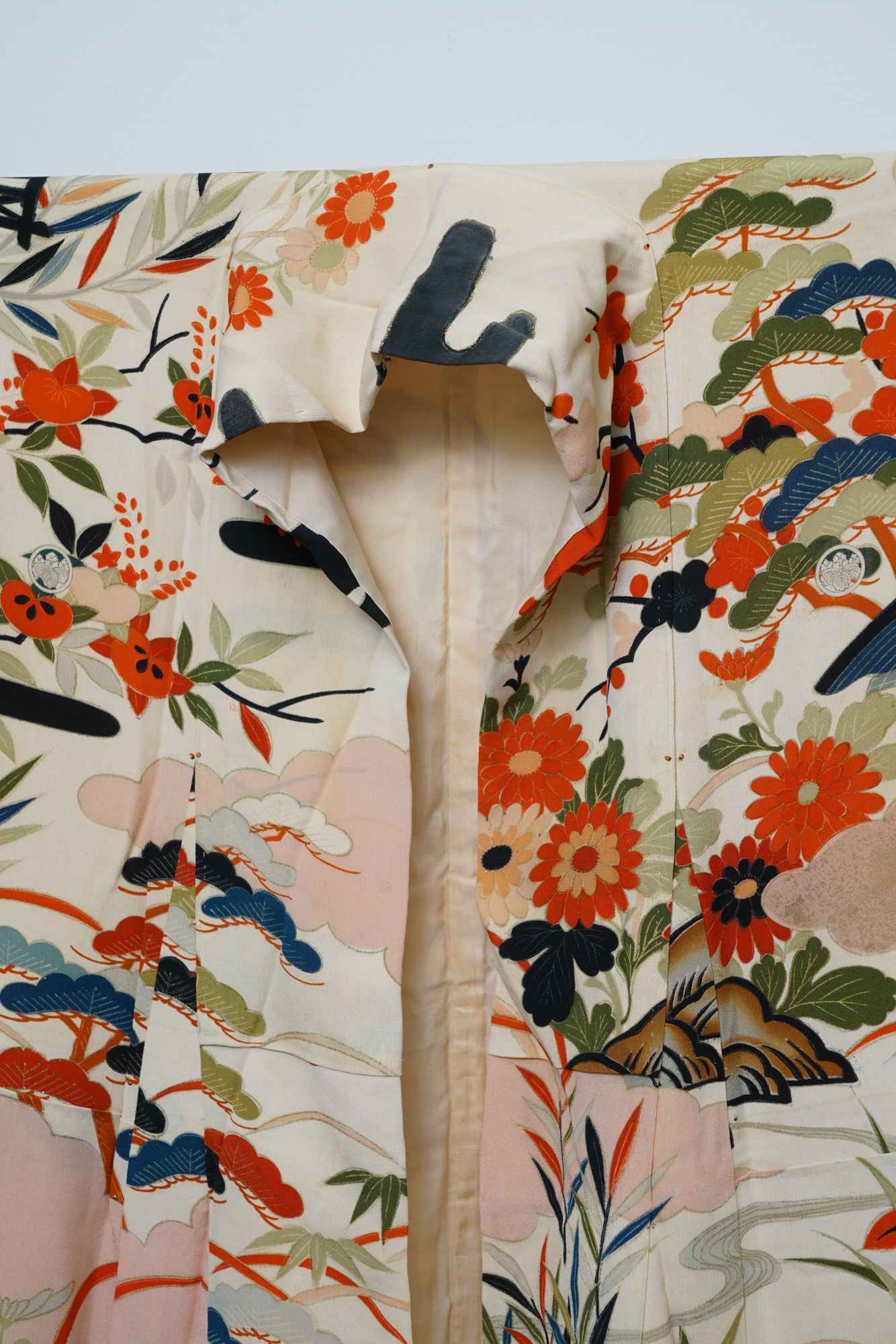 Circa 1920s Vintage Japanese Handwoven Silk Formal Crested Furisode ...