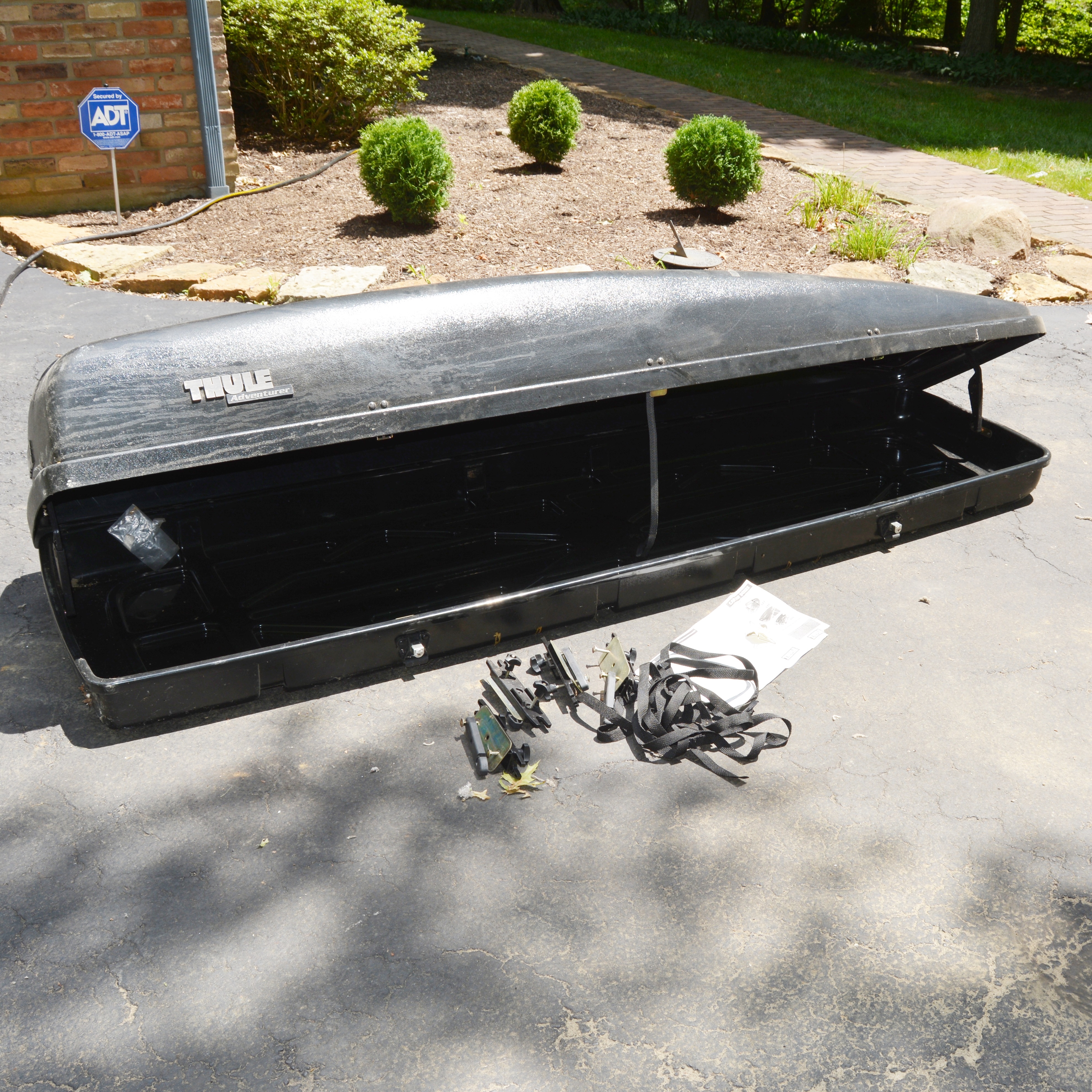 Thule "Adventurer" Car Top Carrier EBTH