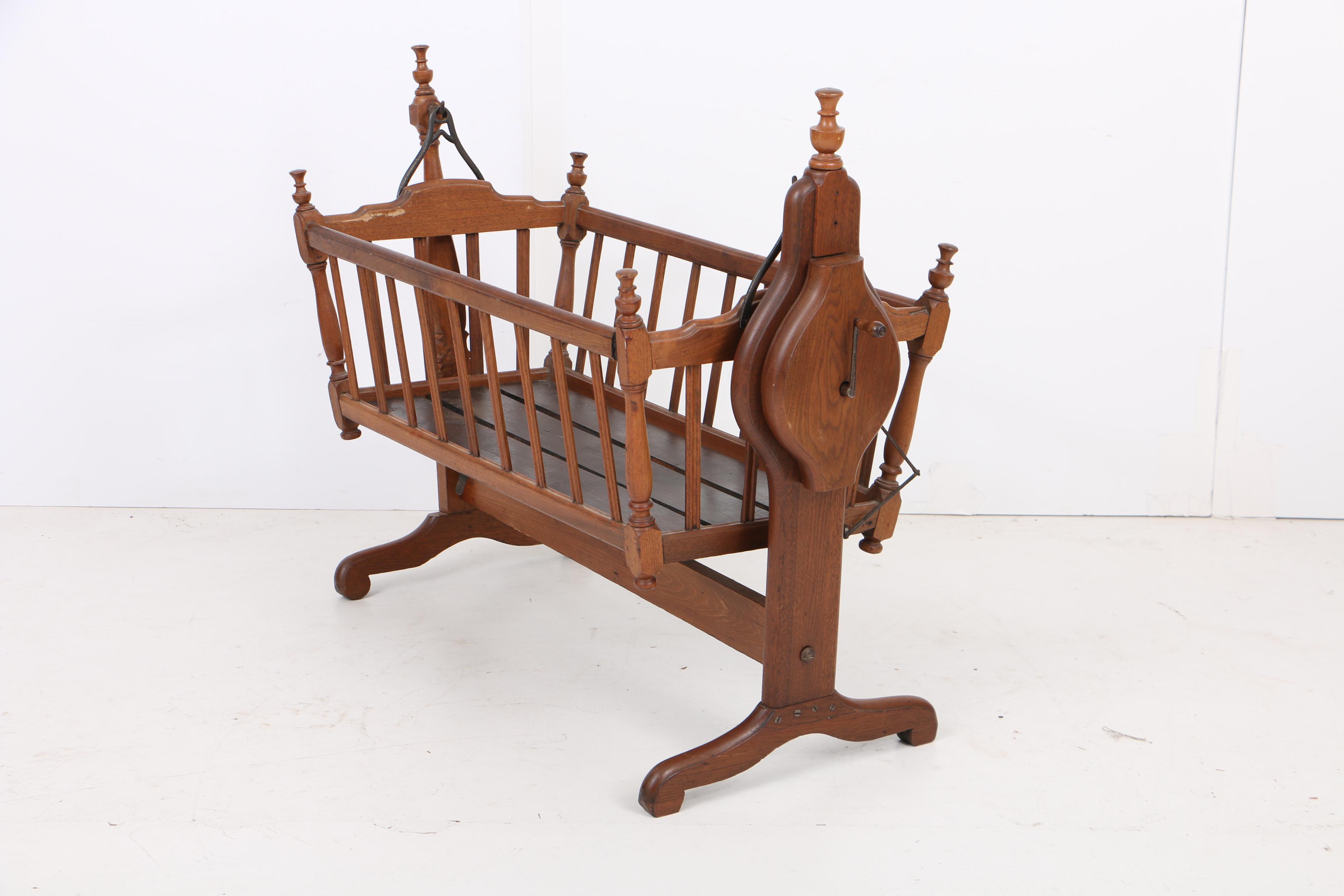 Antique Victorian Mechanized Rocking Cradle In Walnut Late 19th   1524156551866 1ee8a4d1e4204b7410507f3ff70552fe943f302622383f23ae6f2a21920a6e97.JPG