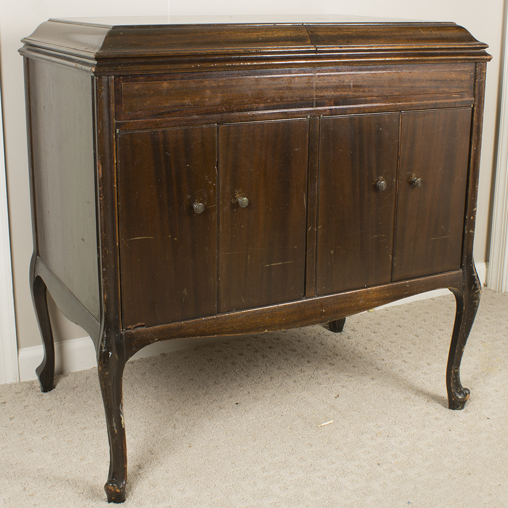 1923 HandCranked Victrola Record Player in Mahogany EBTH