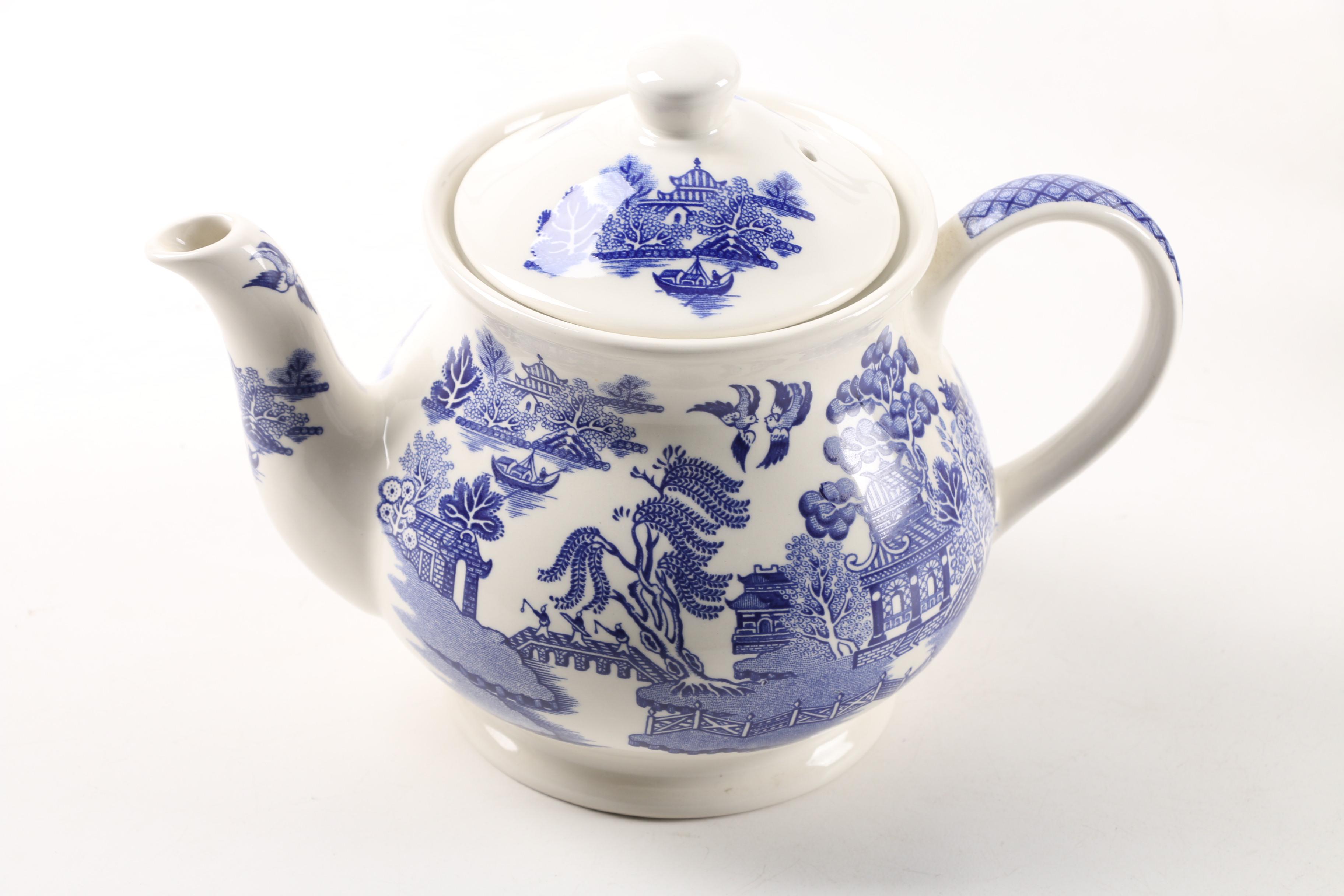 Cardew Design "Blue Willow Dresser" and Sadler "Blue Willow" Teapots EBTH