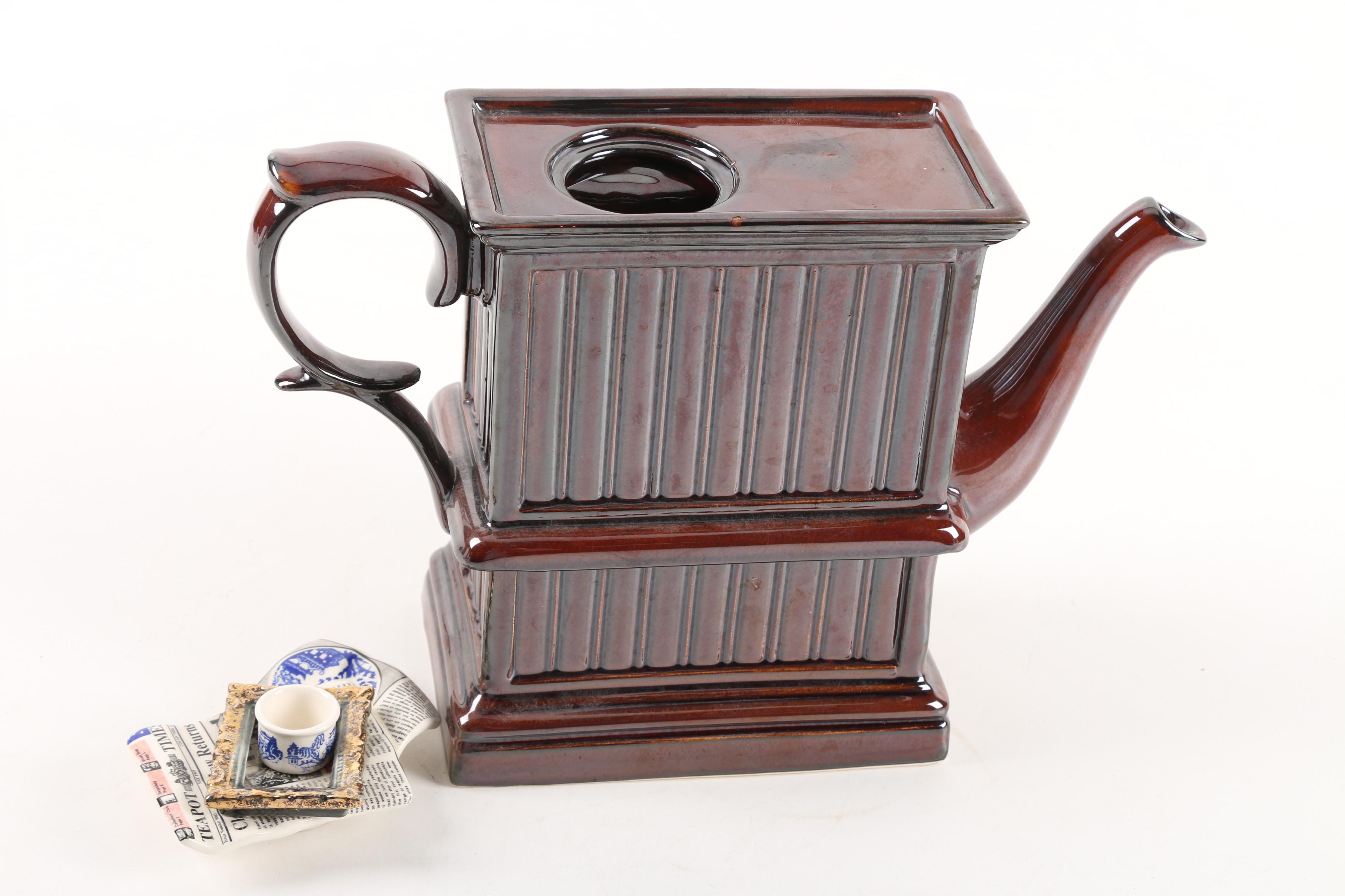 Cardew Design "Blue Willow Dresser" and Sadler "Blue Willow" Teapots EBTH