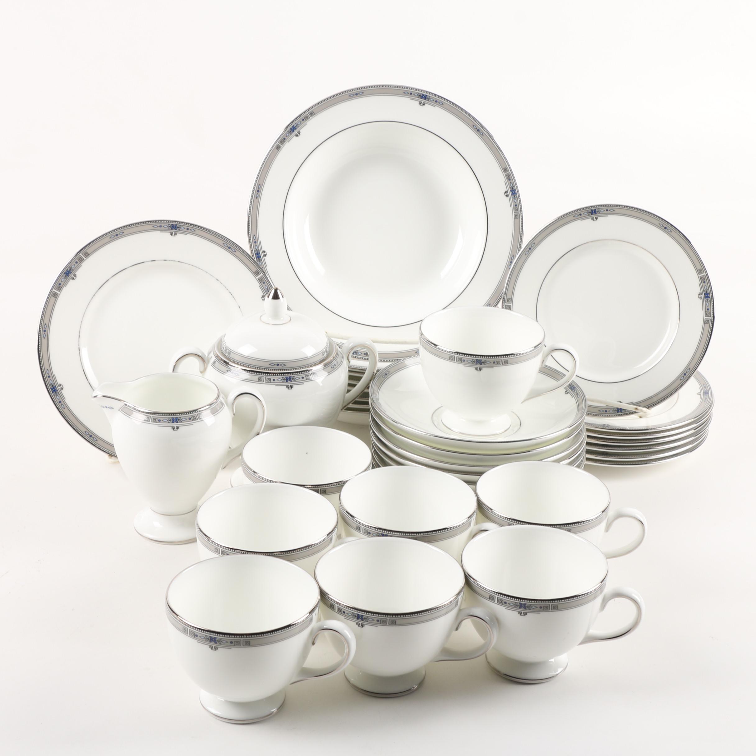 Wedgwood "Amherst" Bone China Dinnerware EBTH