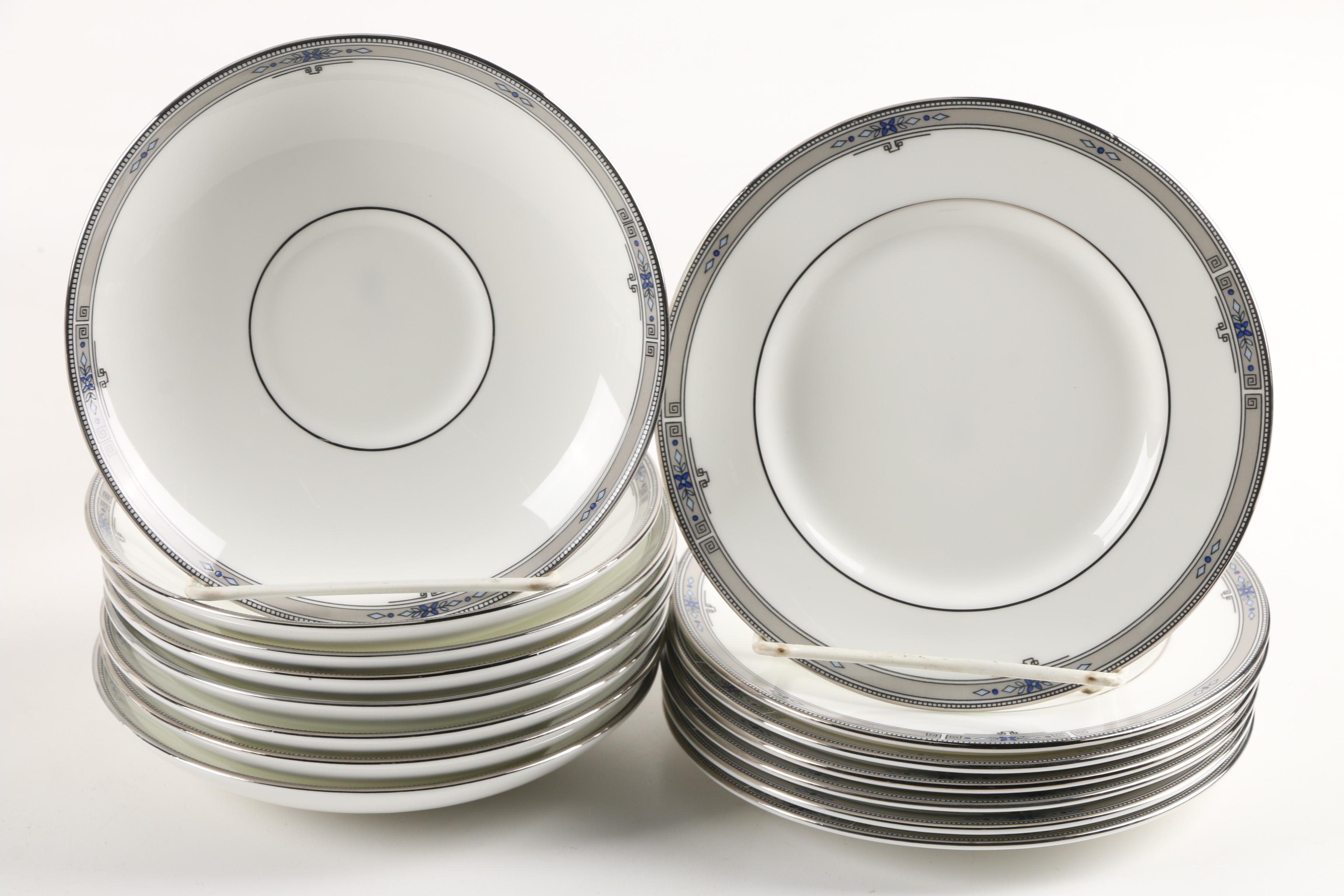 Wedgwood "Amherst" Bone China Dinnerware EBTH