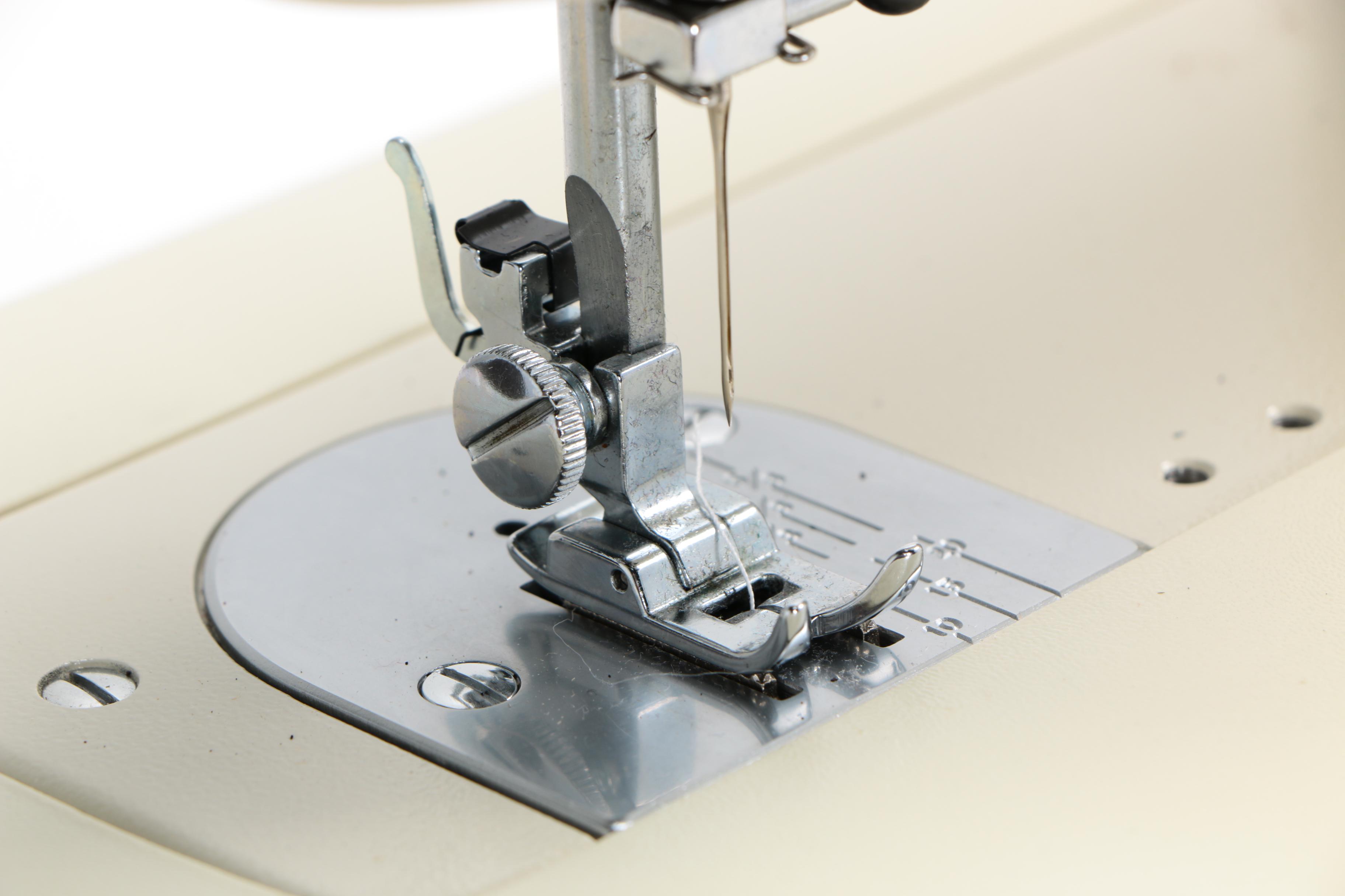 Vintage Necchi Model 523 Sewing Machine EBTH