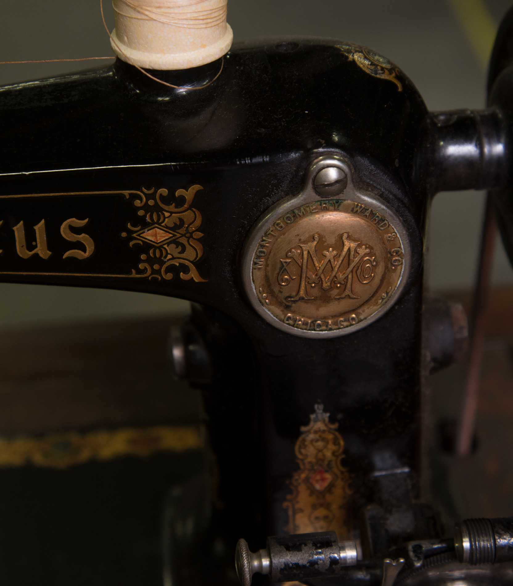 Antique Damascus Tredle Sewing Machine and Oak EBTH