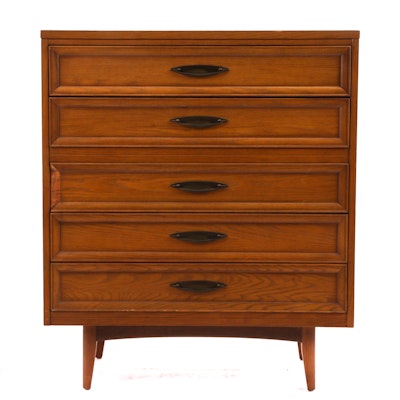 Mid-Century Modern Oak Chest by United Furniture Corporation Mid-Century Modern Oak Chest by United Furniture Corporation