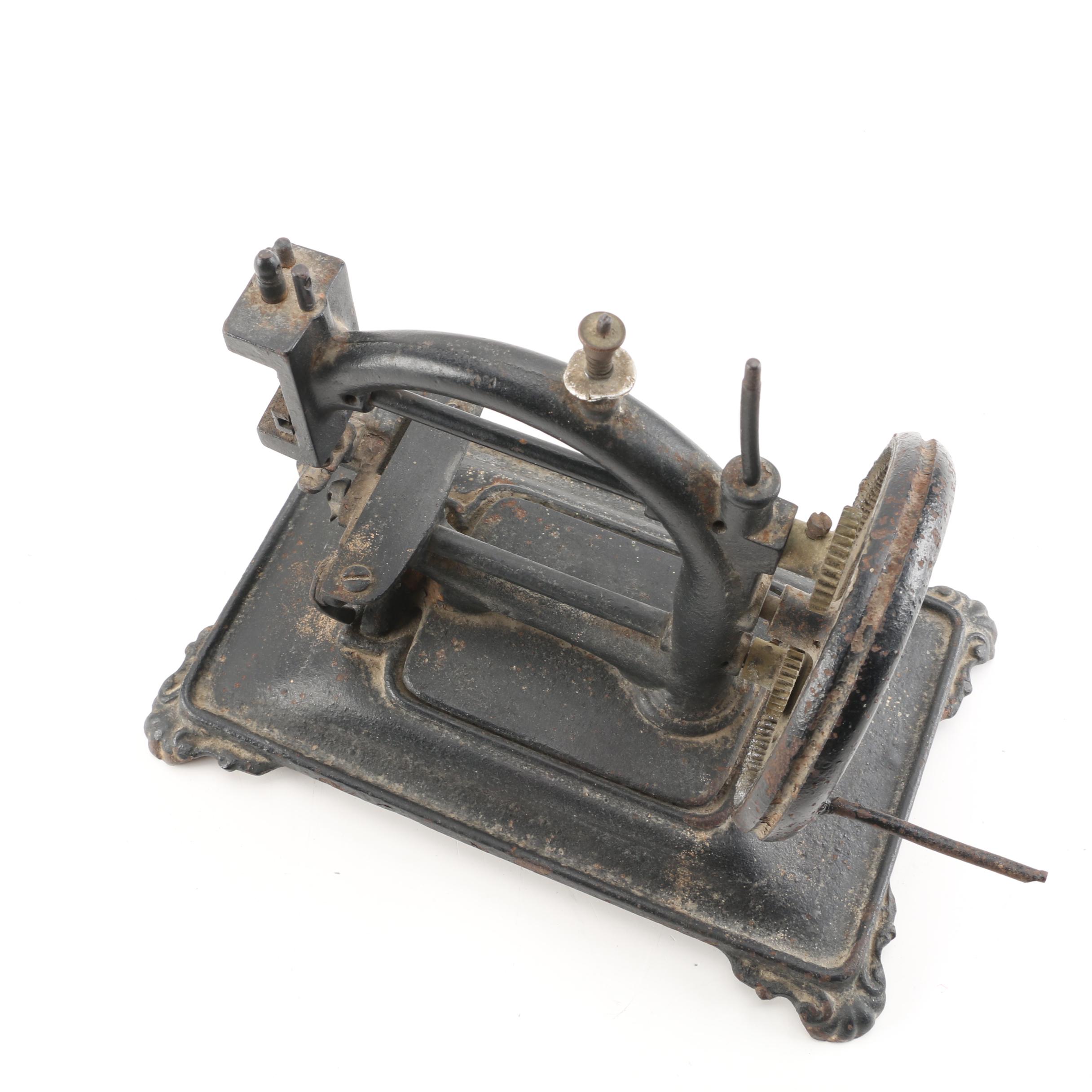 Vintage Cast Iron Hand Crank Sewing Machine EBTH