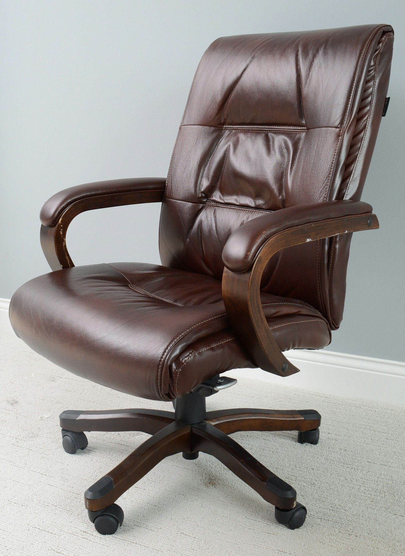 Broyhill Leather Adjustable Executive Chair | EBTH