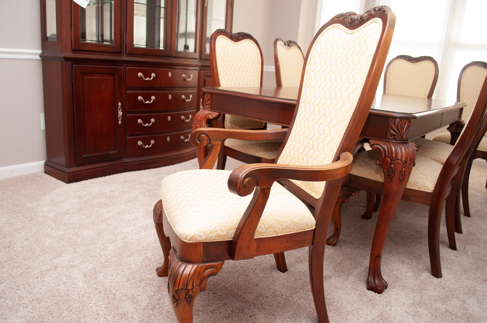Thomasville Impressions "Trafalgar Square" Dining Room Table and Chairs