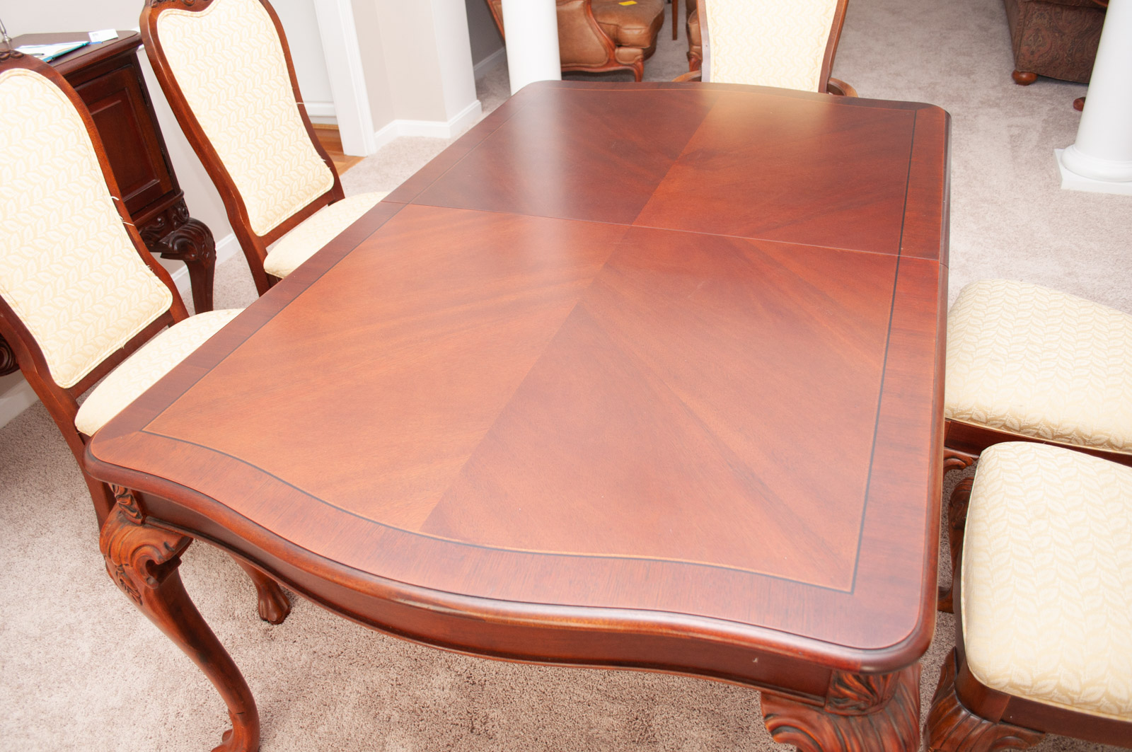 Thomasville Impressions "Trafalgar Square" Dining Room Table and Chairs