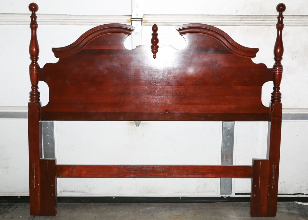 Colonial Revival FullQueen Bed Frame by Kincaid EBTH