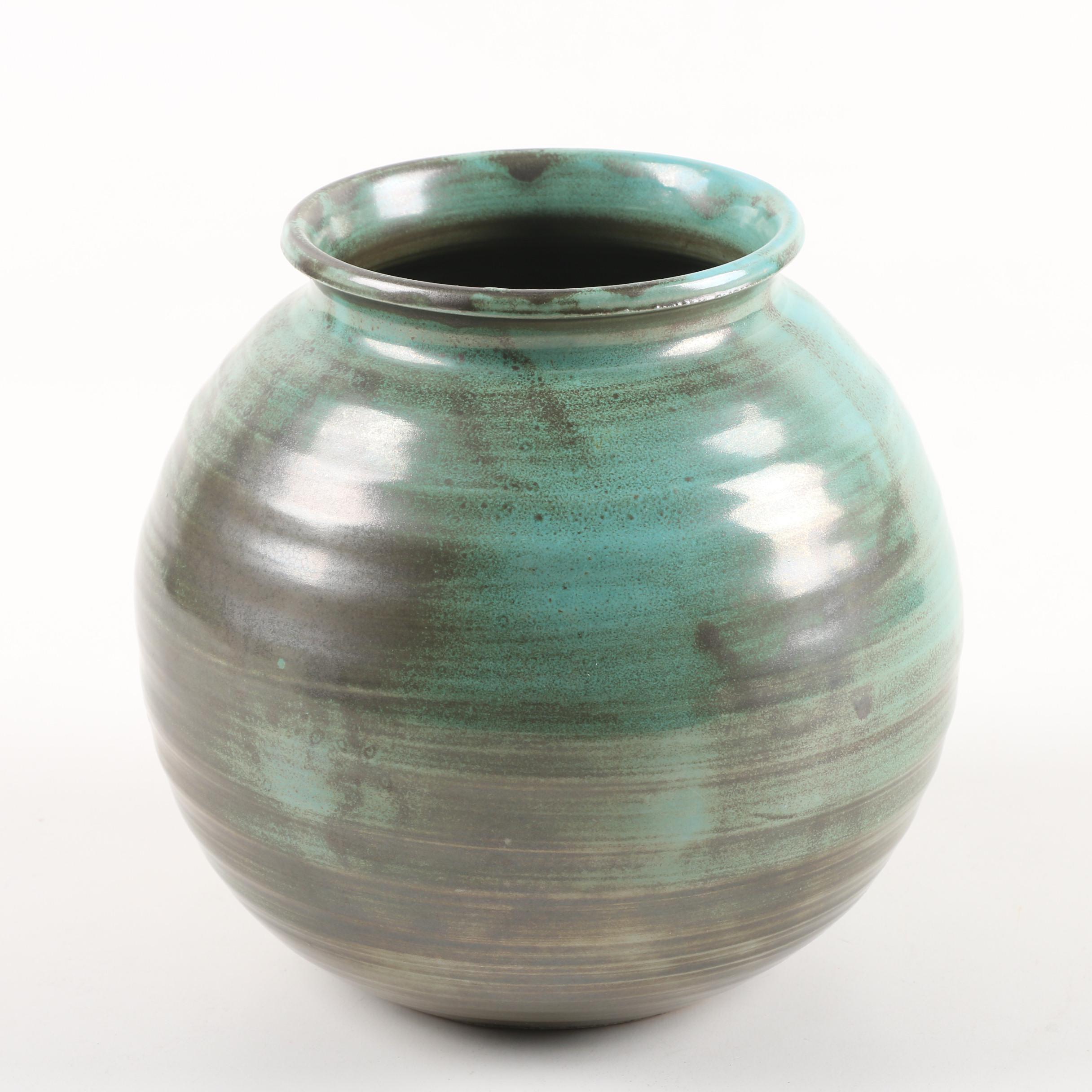 Shearwater Pottery Wheel Thrown Vase | EBTH