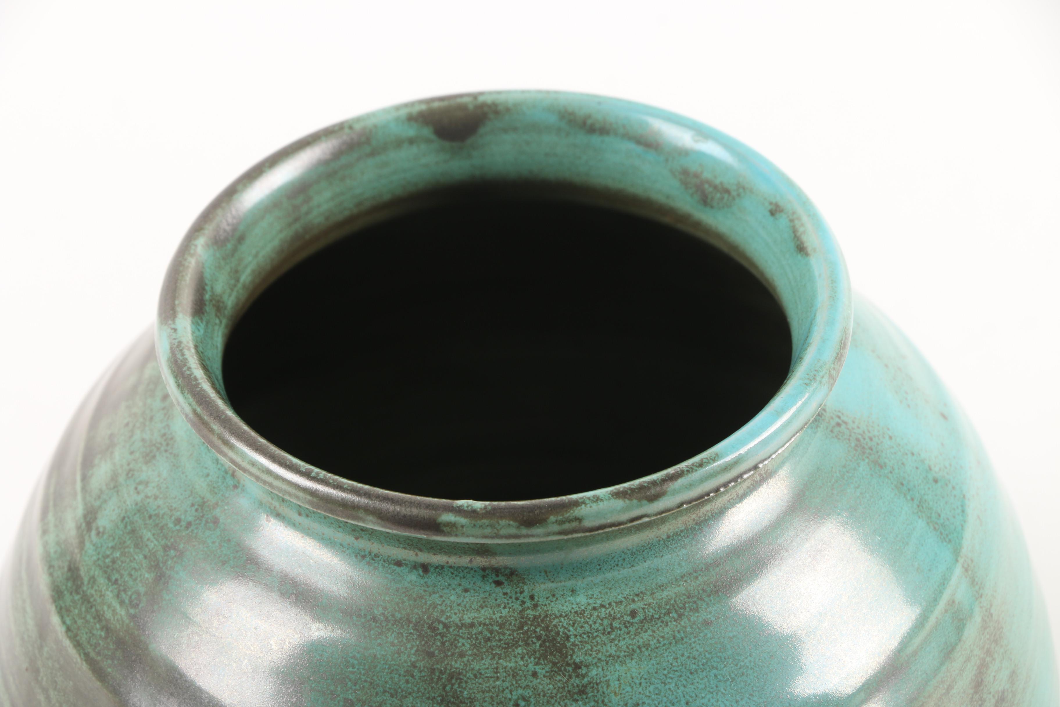 Shearwater Pottery Wheel Thrown Vase EBTH