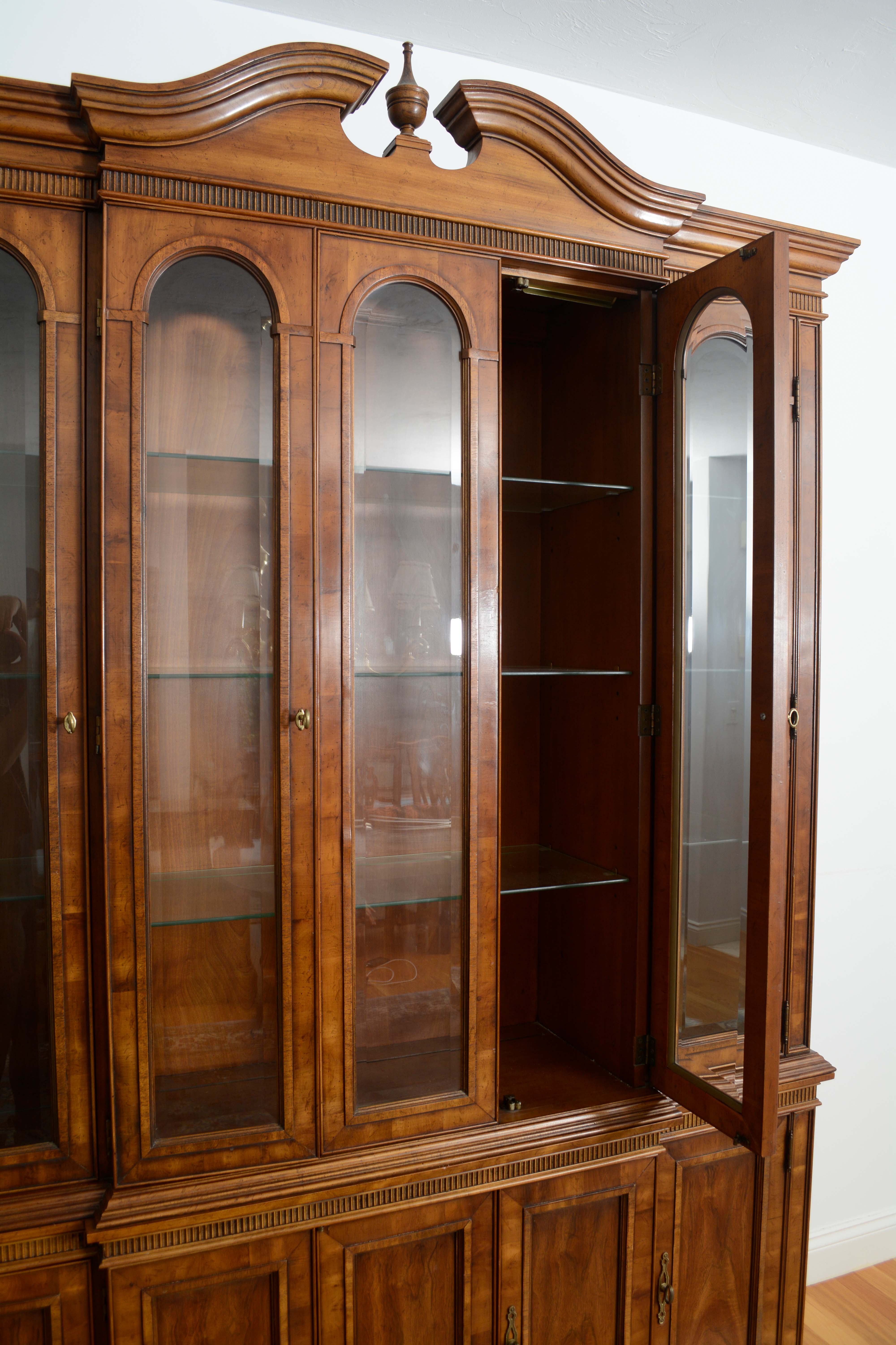 drexel heritage furniture breakfront drexel heritage furniture breakfront